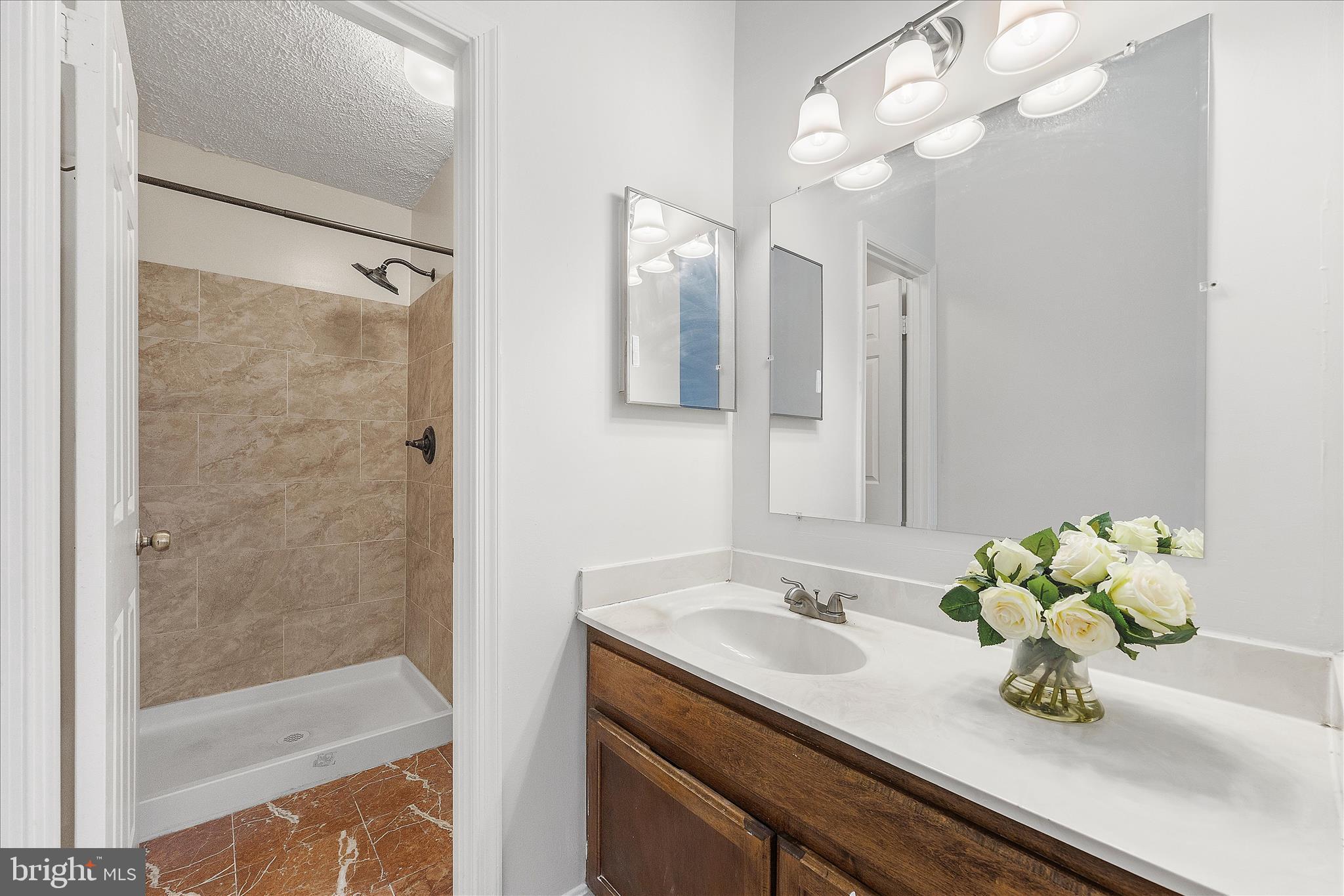 WOODSTREAM VILLAGE - Residential