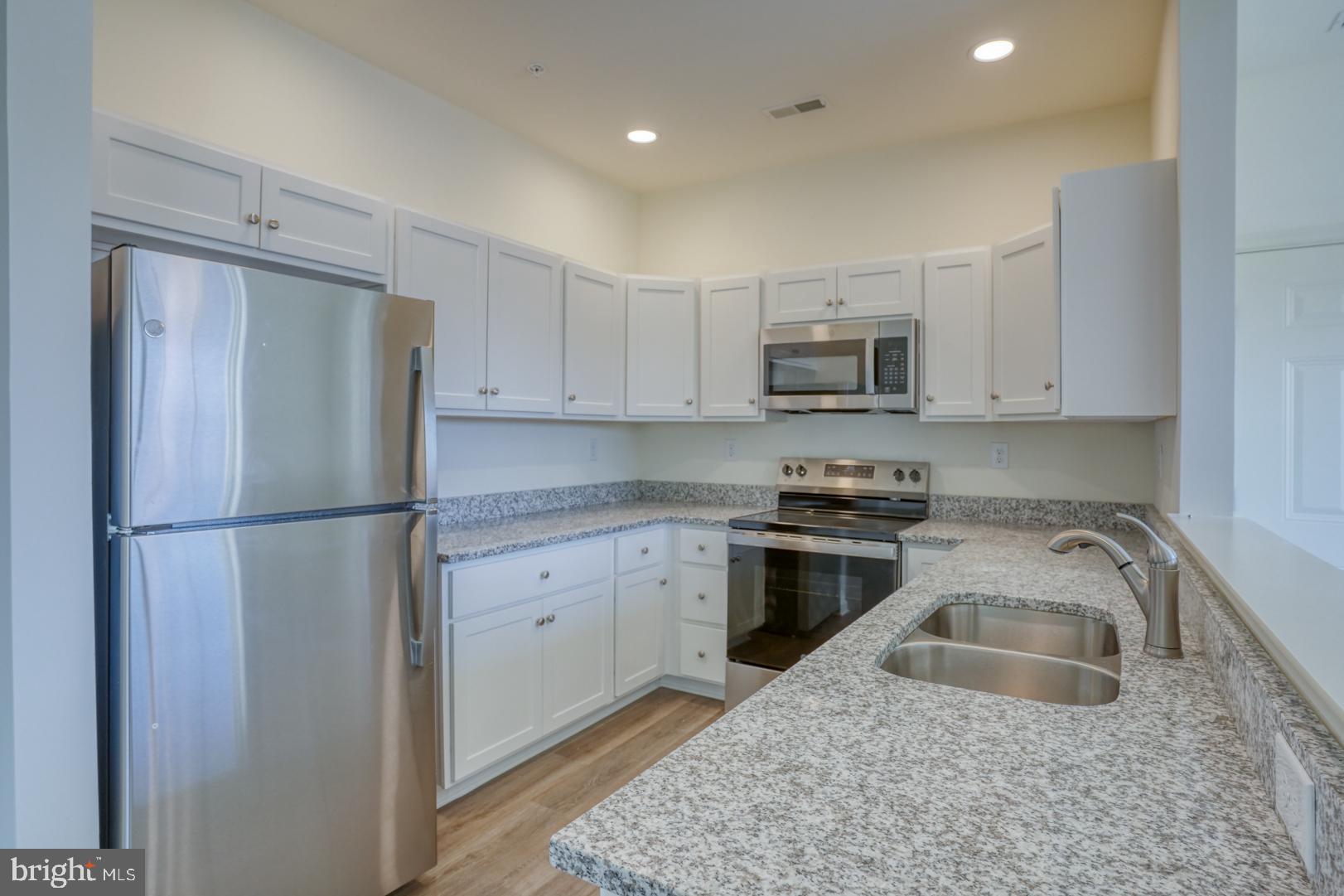 HEARTHSTONE MANOR - Residential