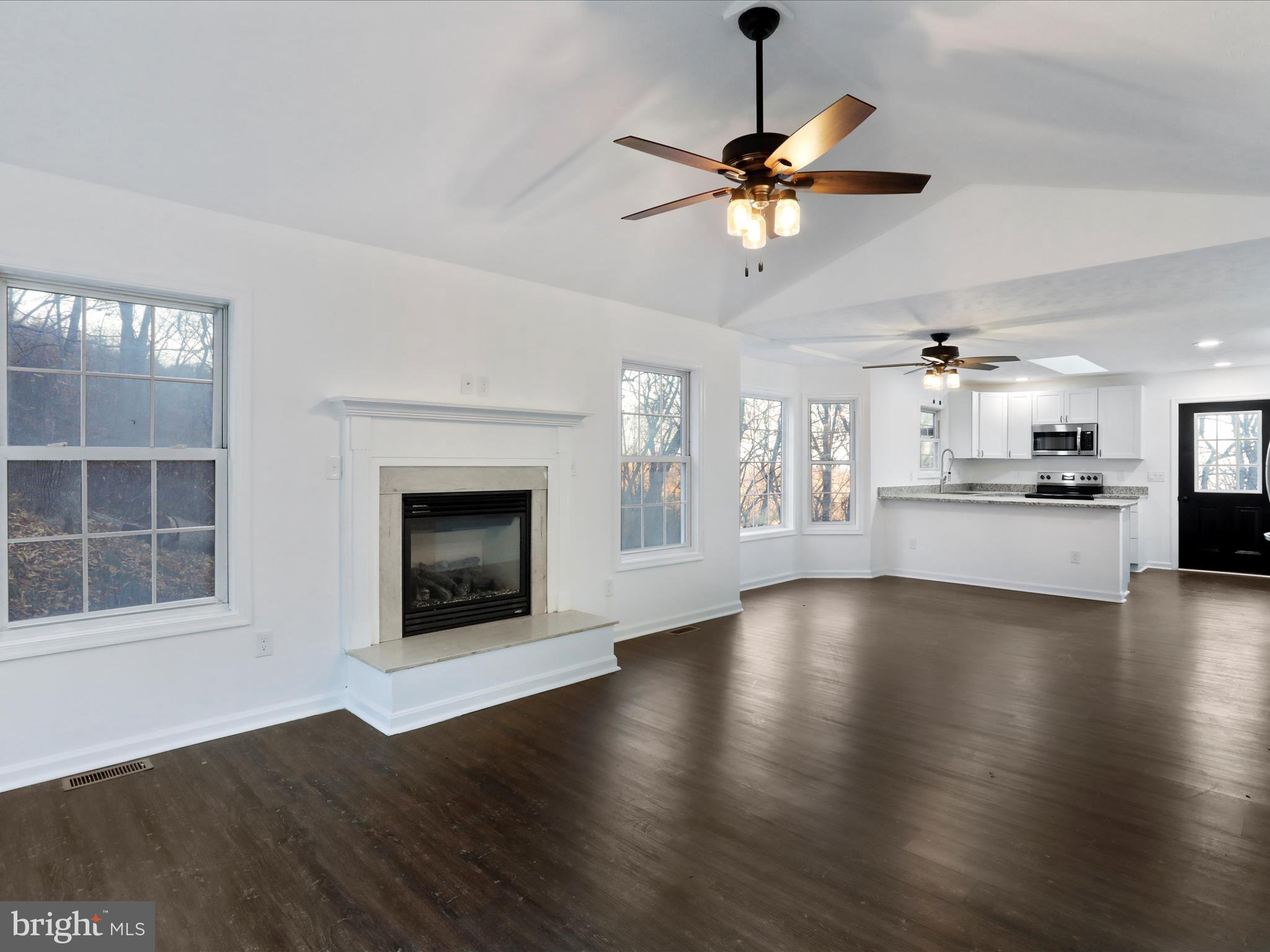 689 WINDY WAY