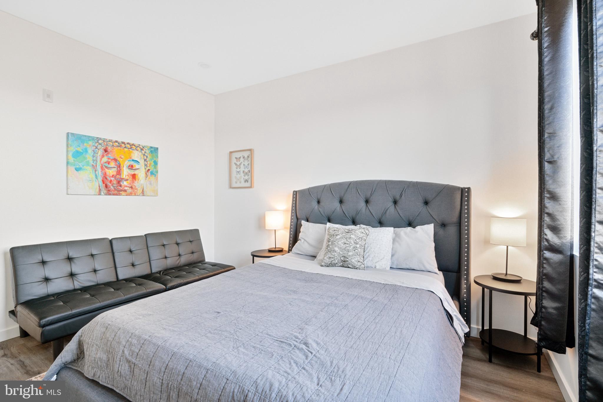 POINT BREEZE - Commercial Sale