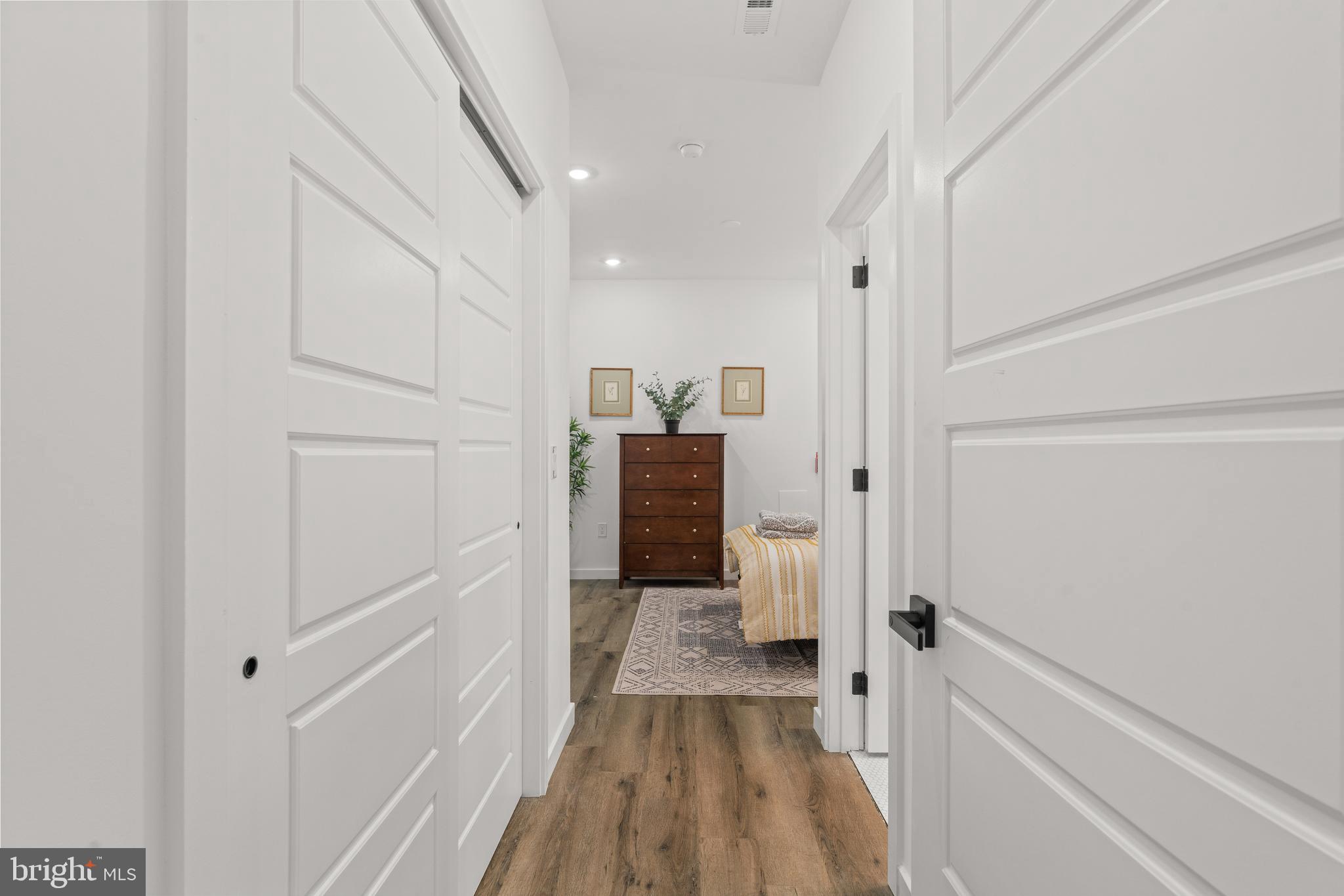 POINT BREEZE - Commercial Sale