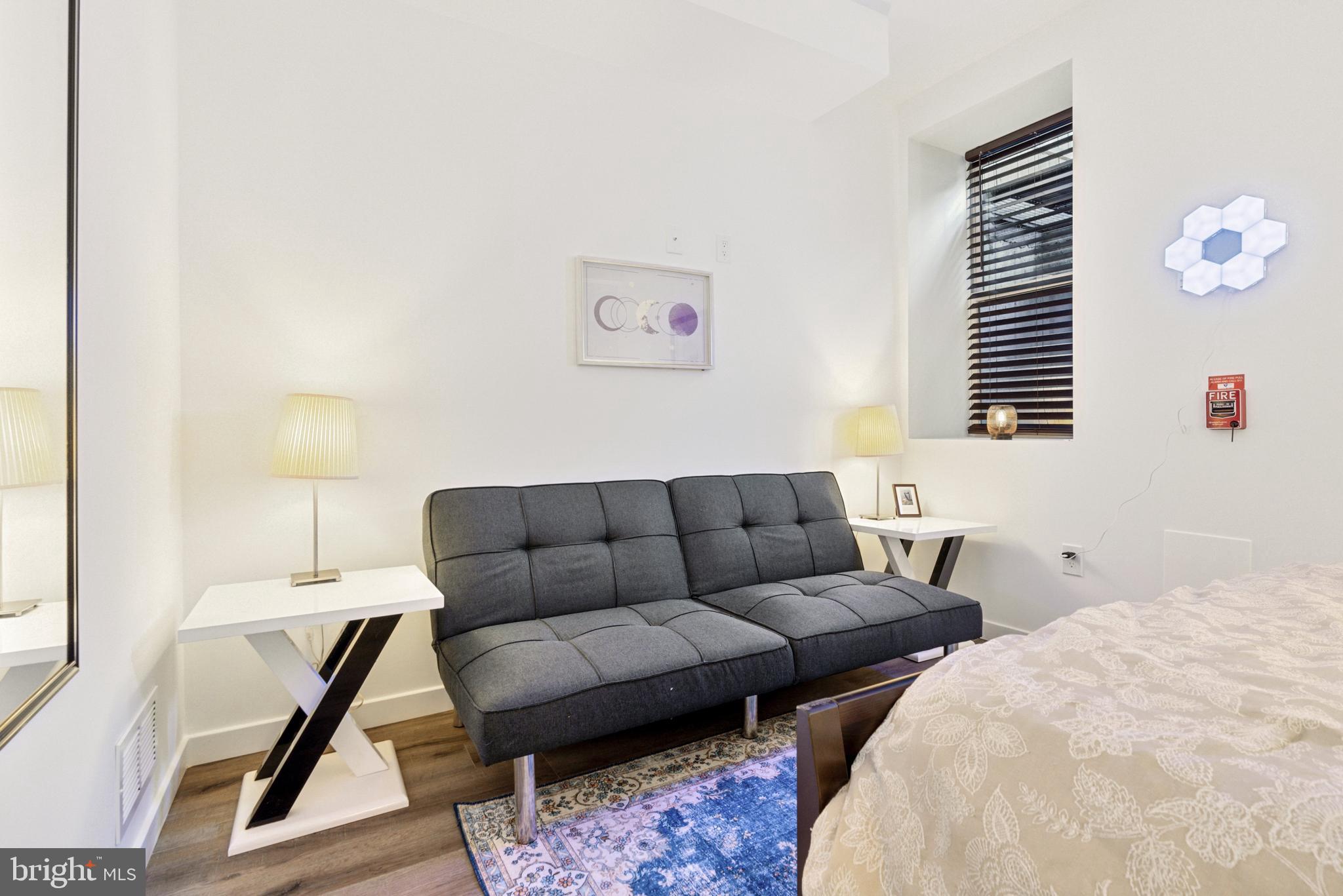 POINT BREEZE - Commercial Sale