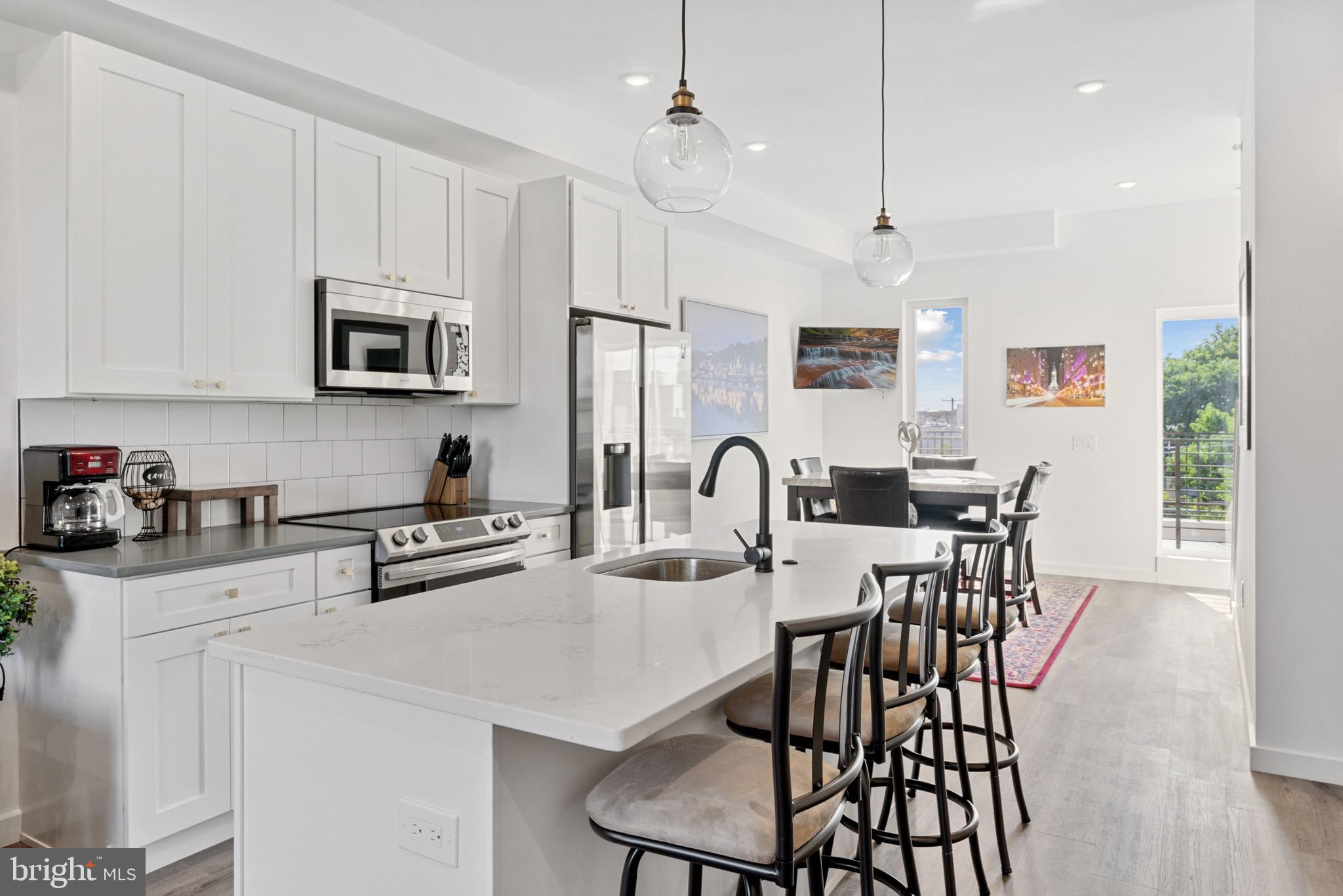 POINT BREEZE - Commercial Sale