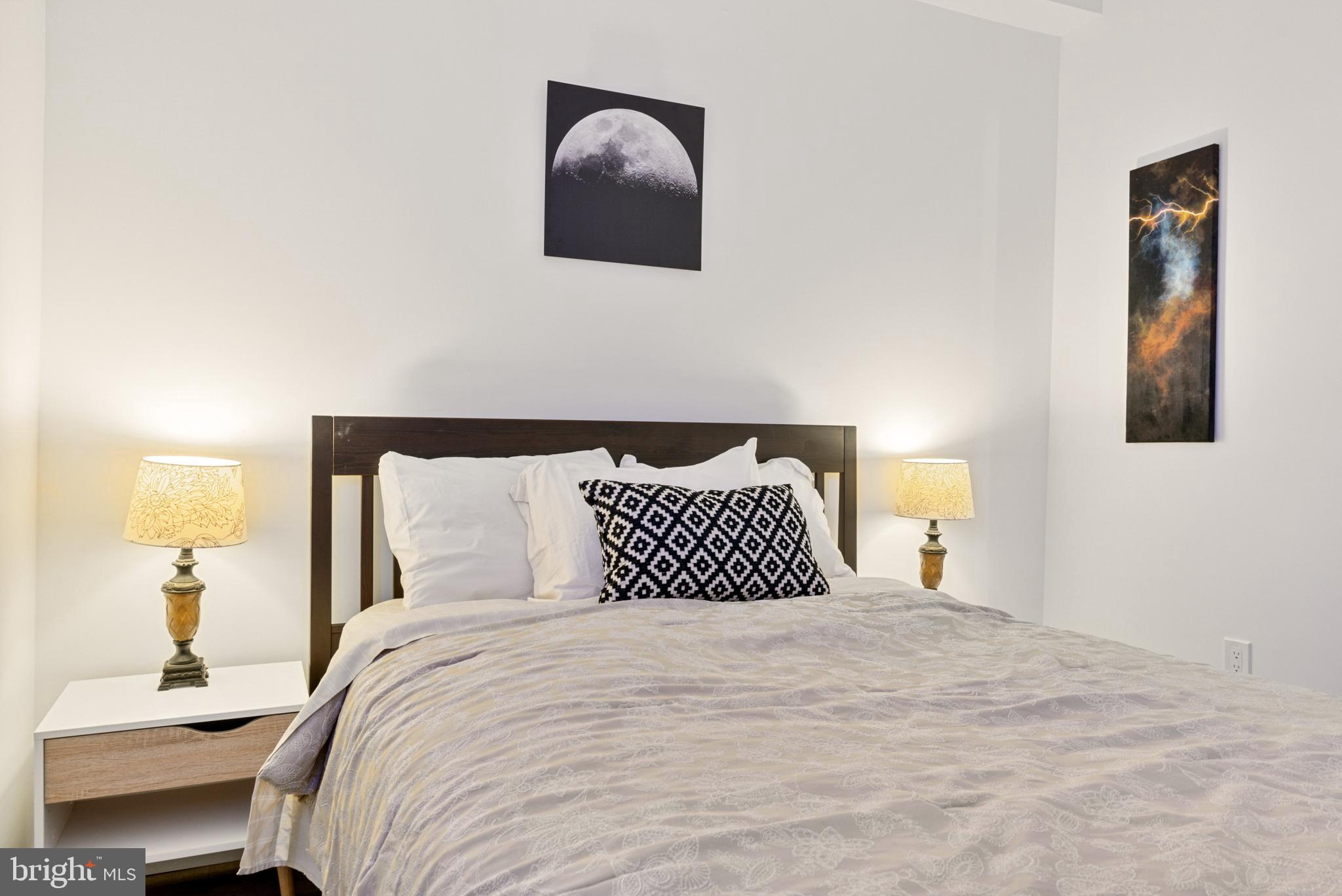 POINT BREEZE - Commercial Sale