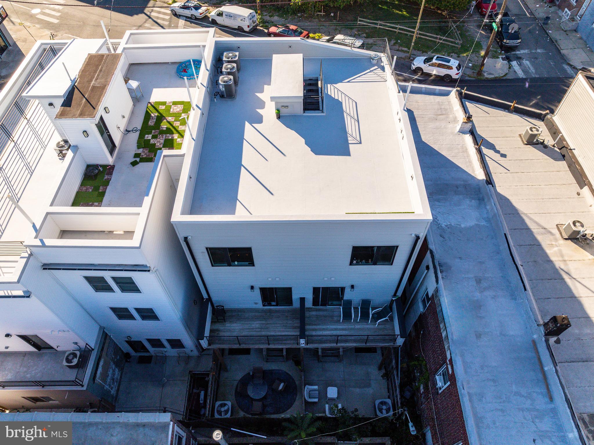 POINT BREEZE - Commercial Sale