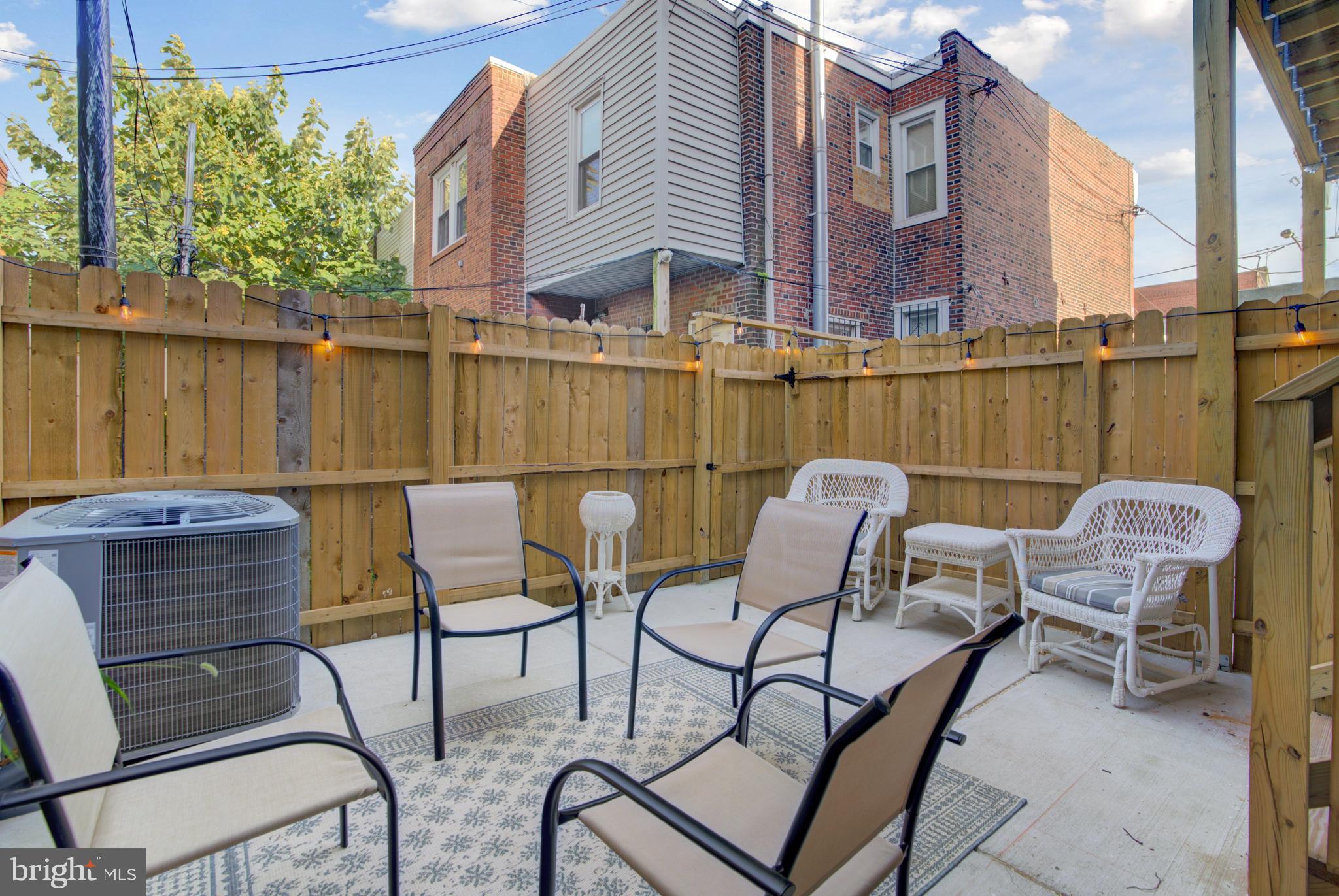 POINT BREEZE - Commercial Sale