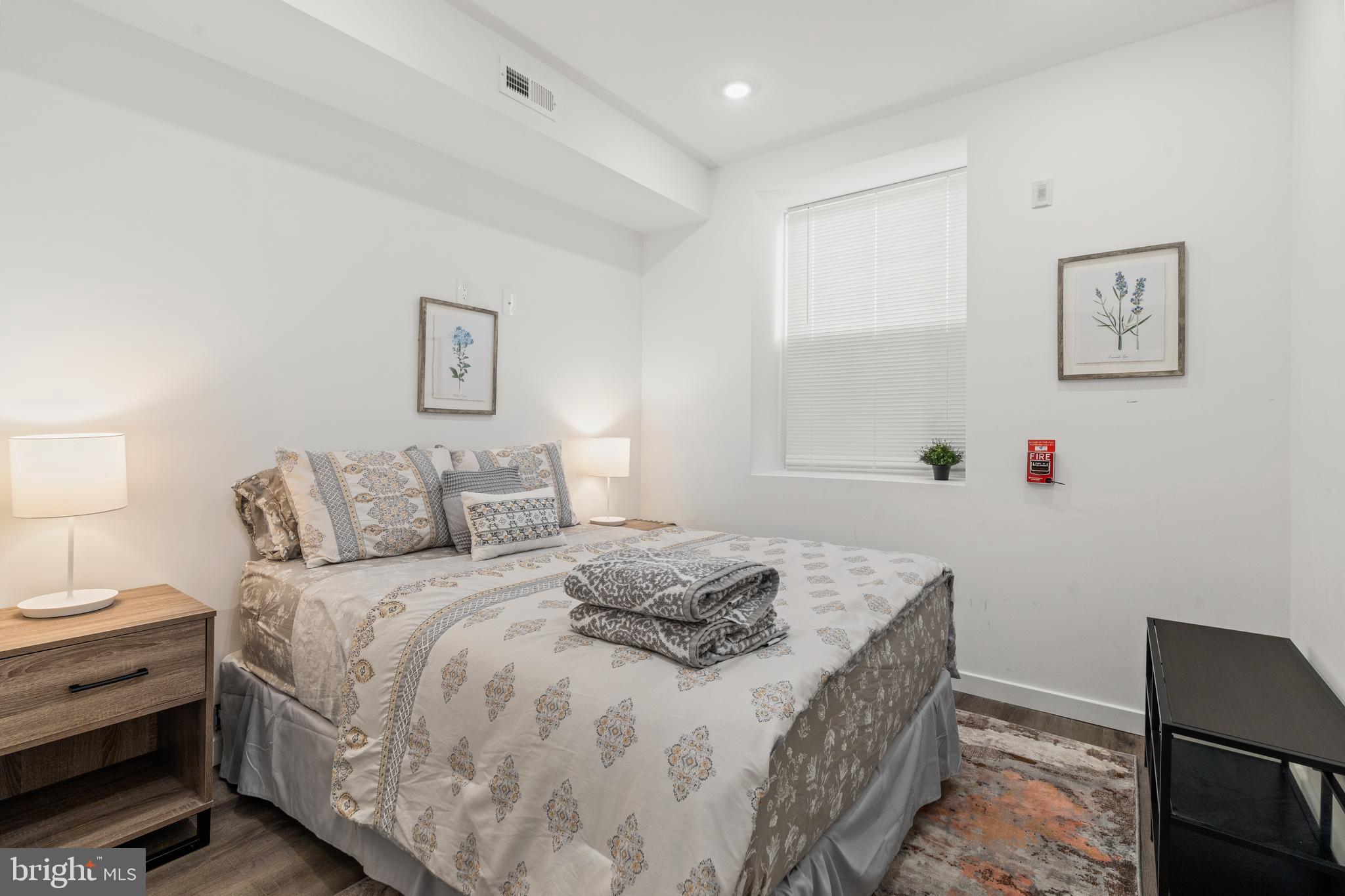 POINT BREEZE - Commercial Sale