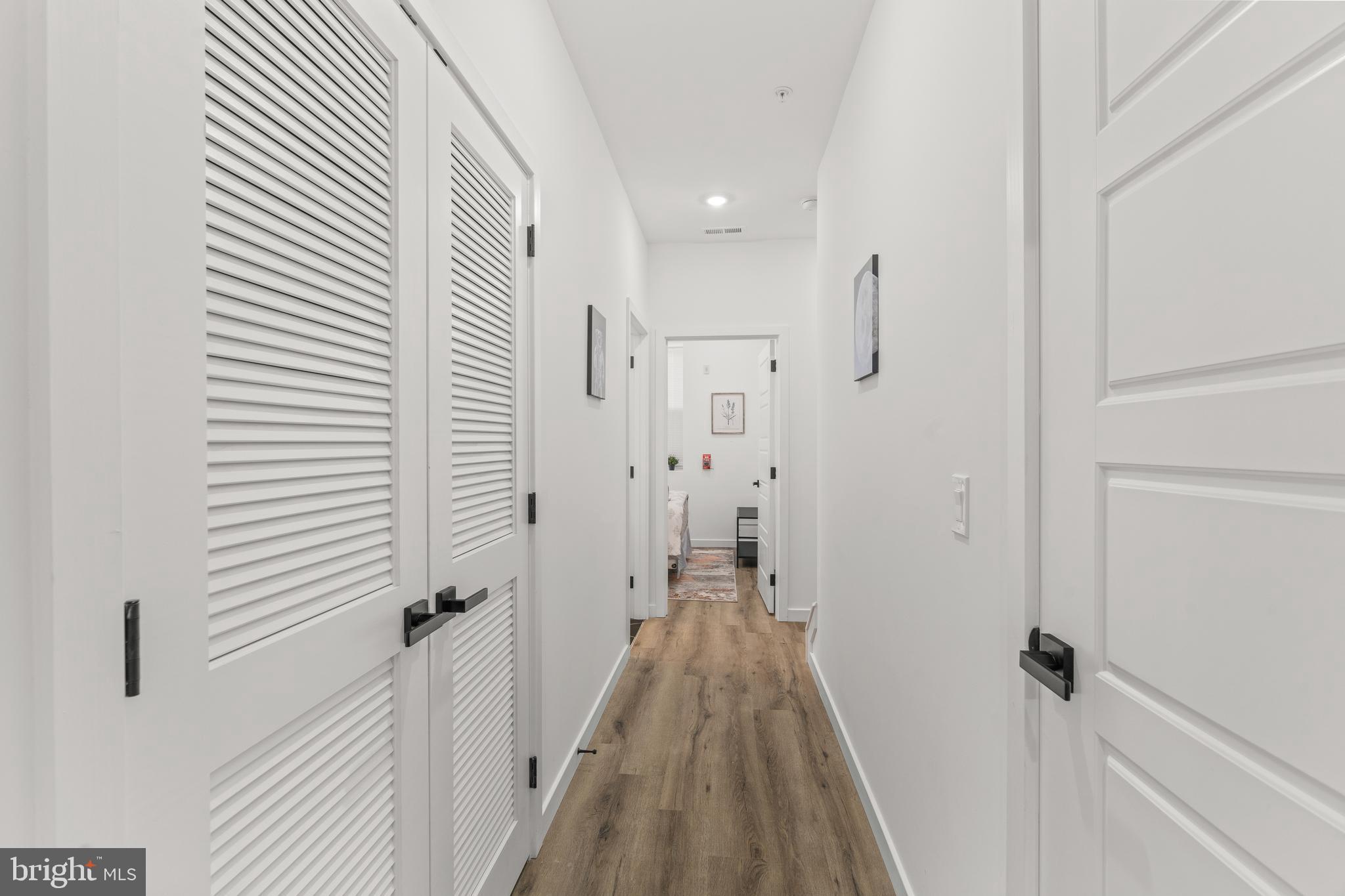 POINT BREEZE - Commercial Sale