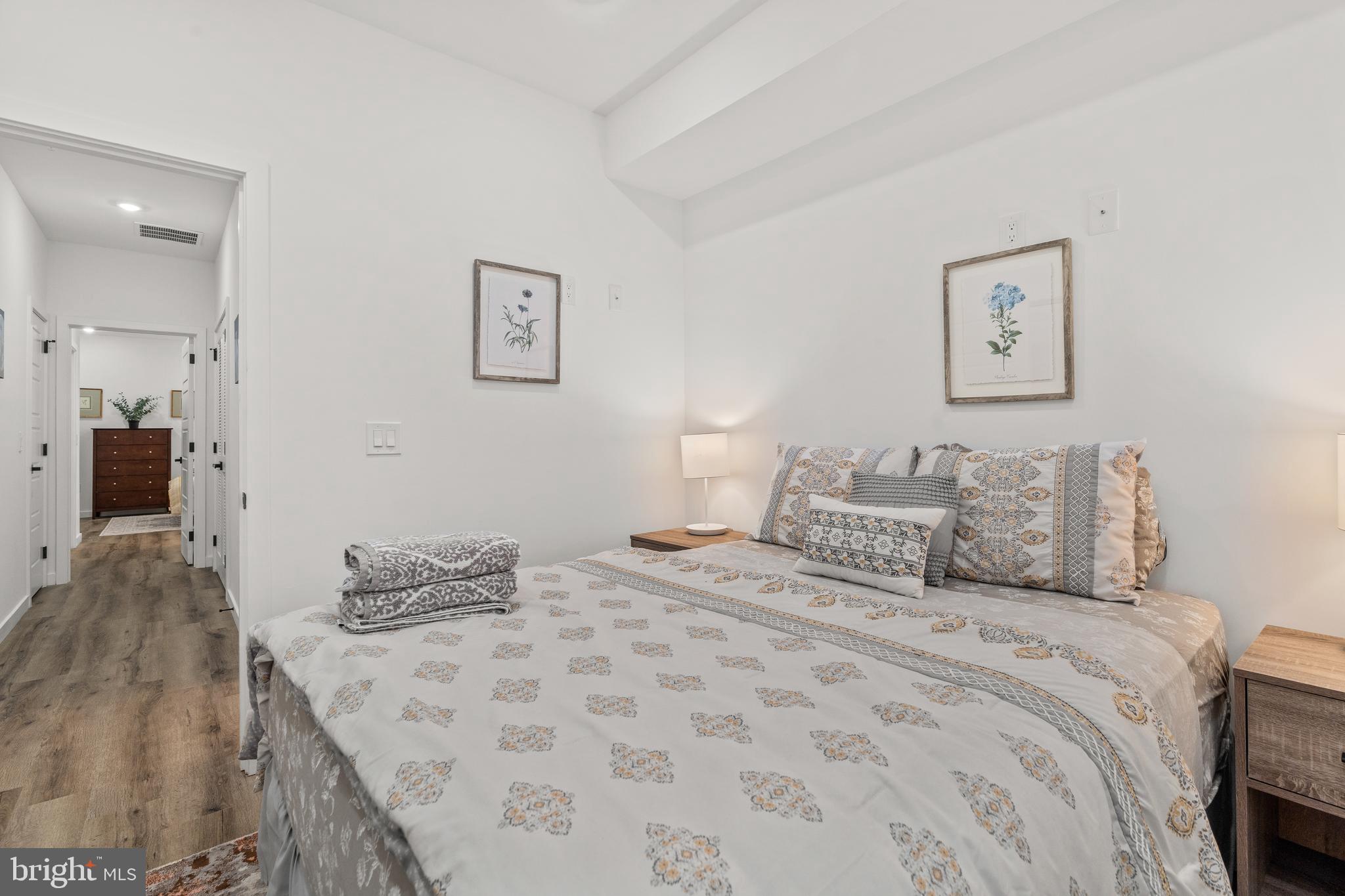 POINT BREEZE - Commercial Sale