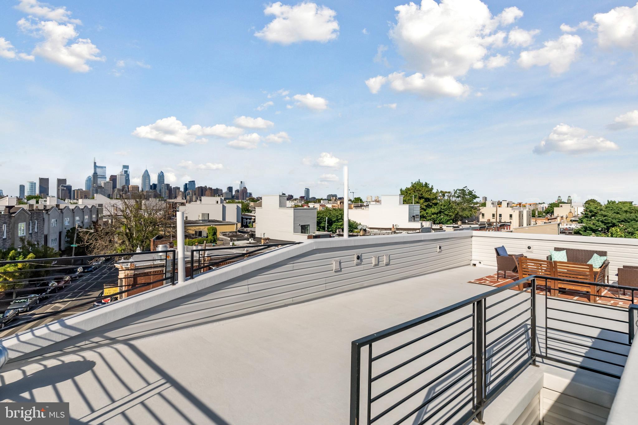 POINT BREEZE - Commercial Sale