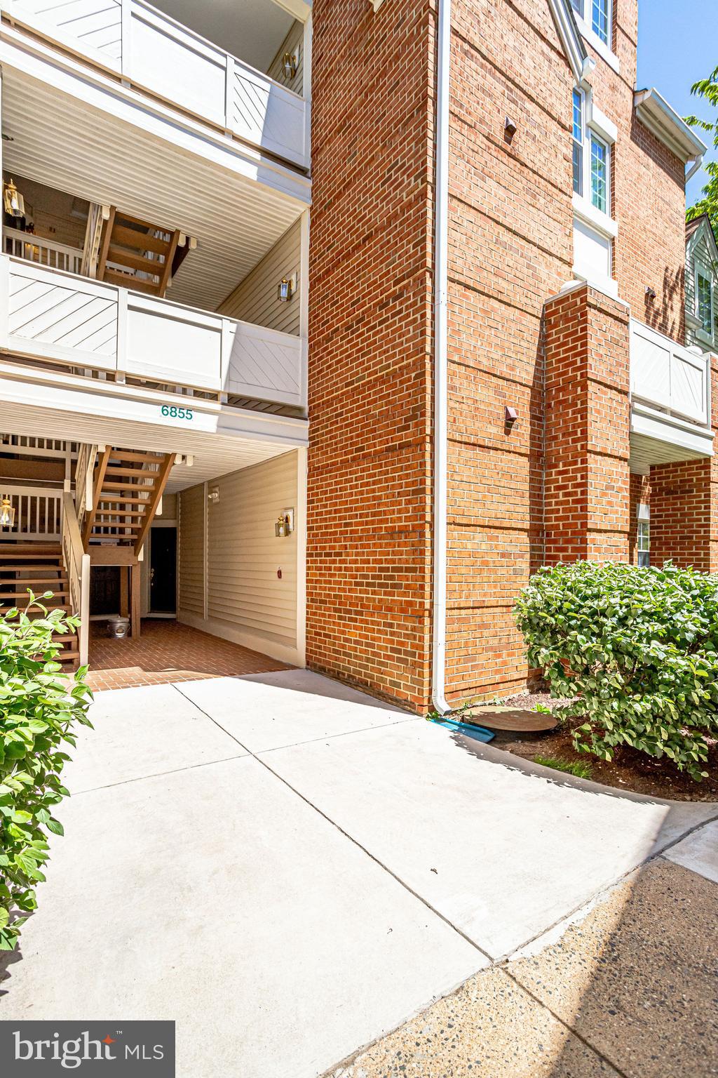 ETON SQUARE - Residential