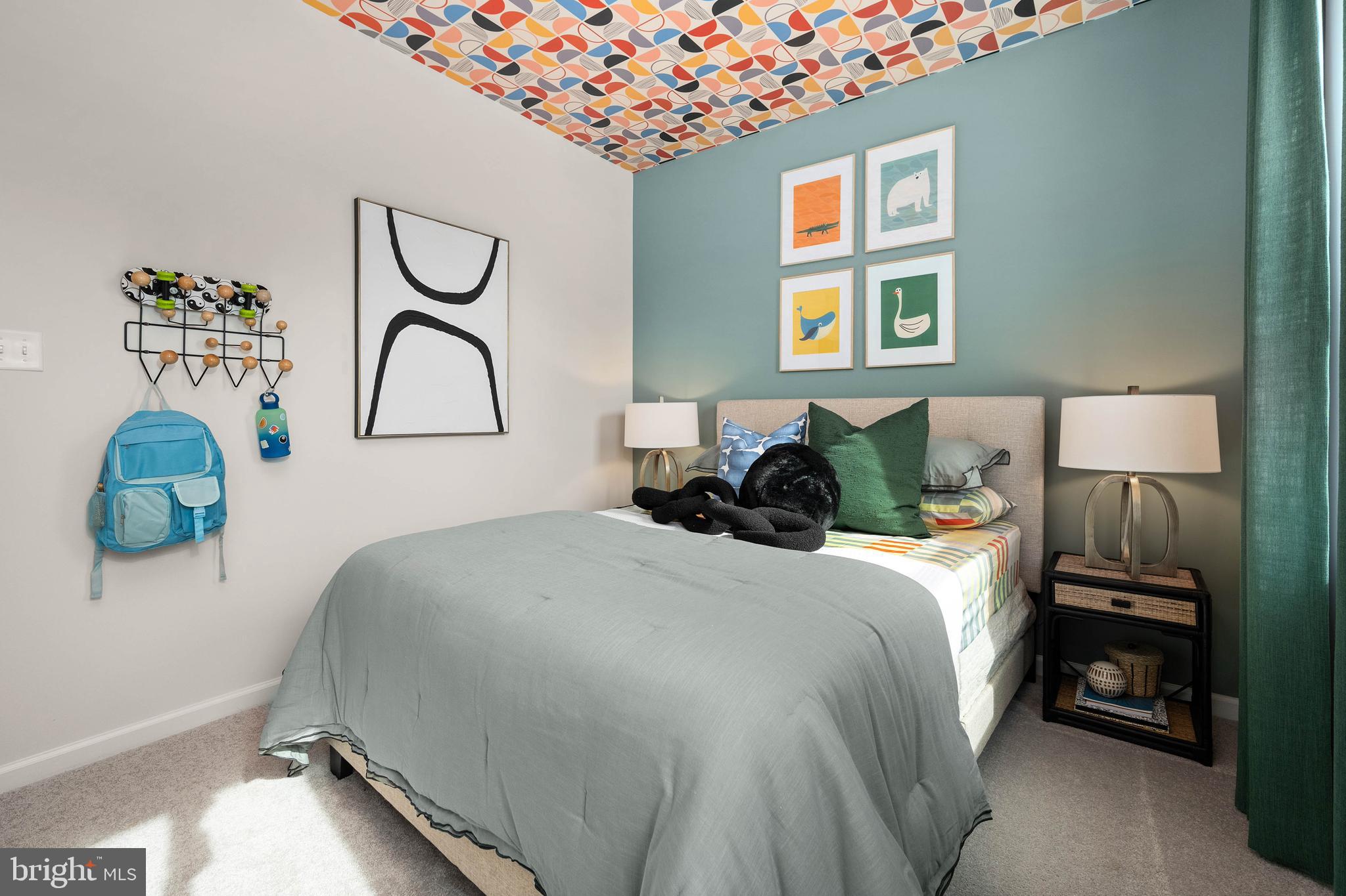 PELICAN POINT - Residential