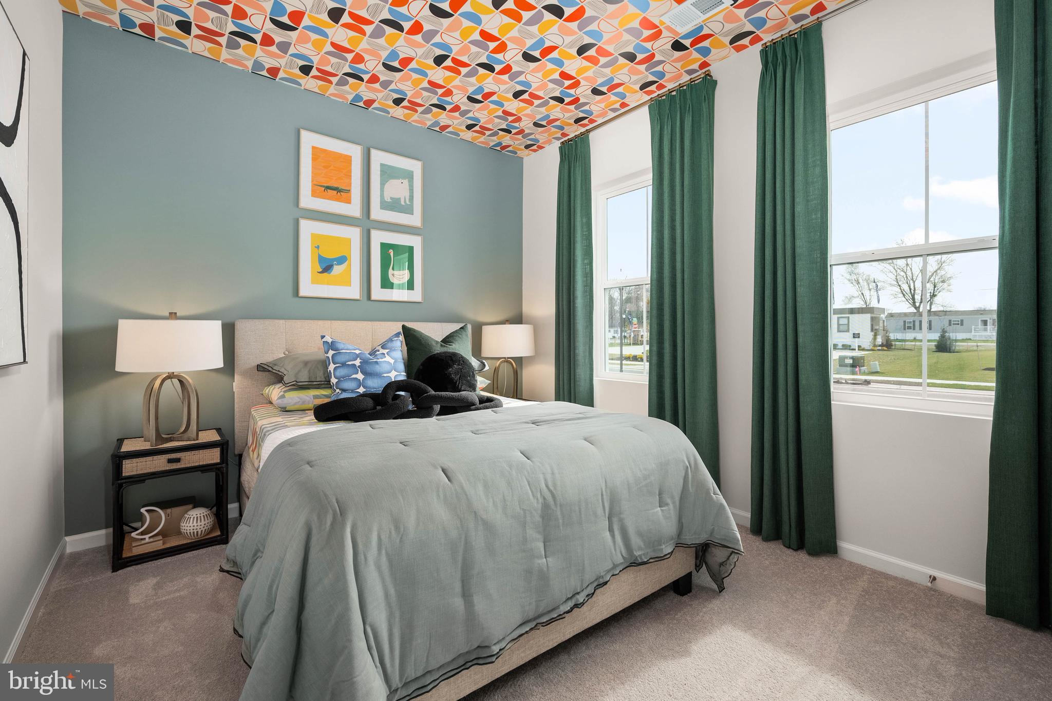 PELICAN POINT - Residential