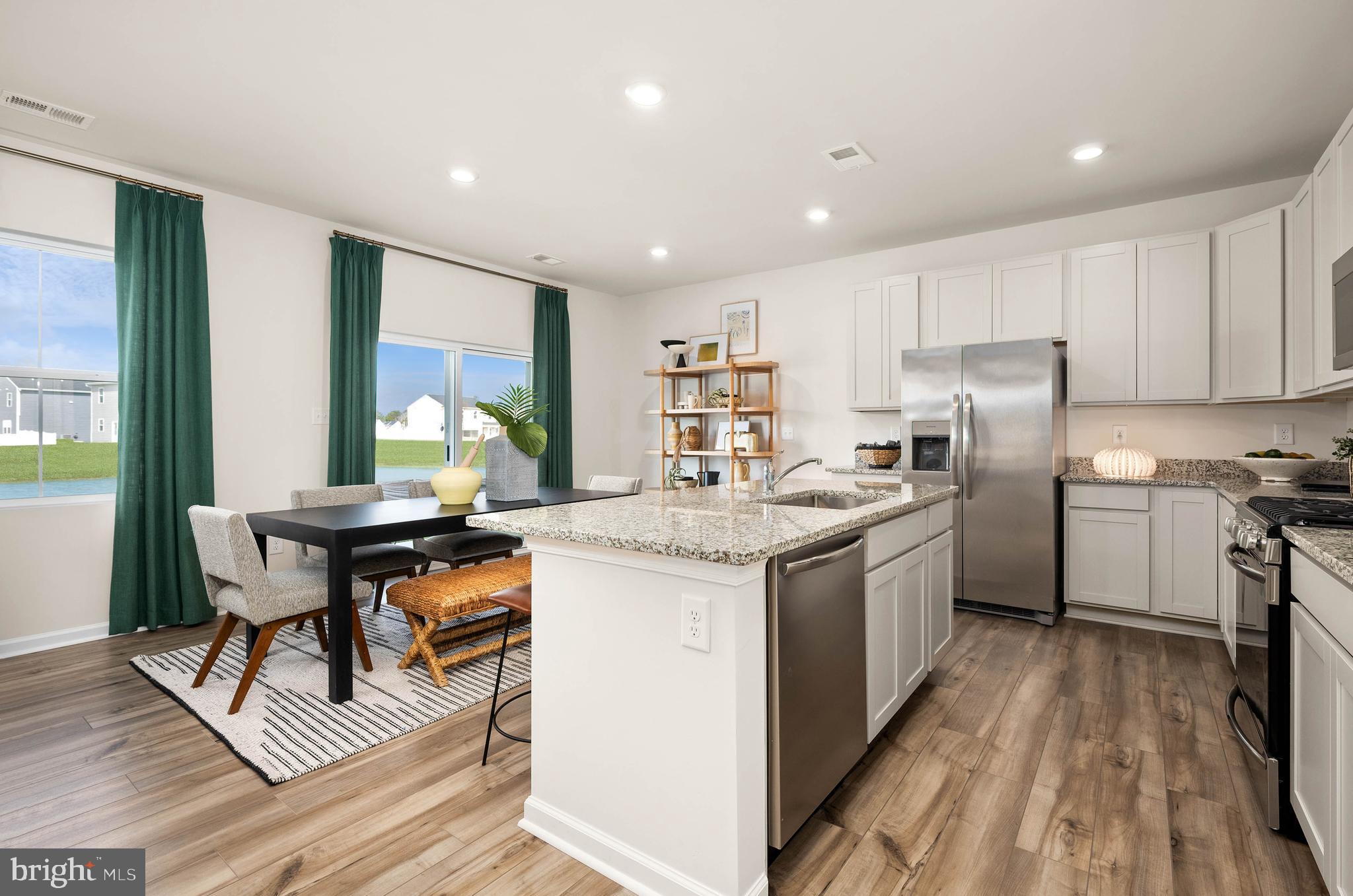 PELICAN POINT - Residential