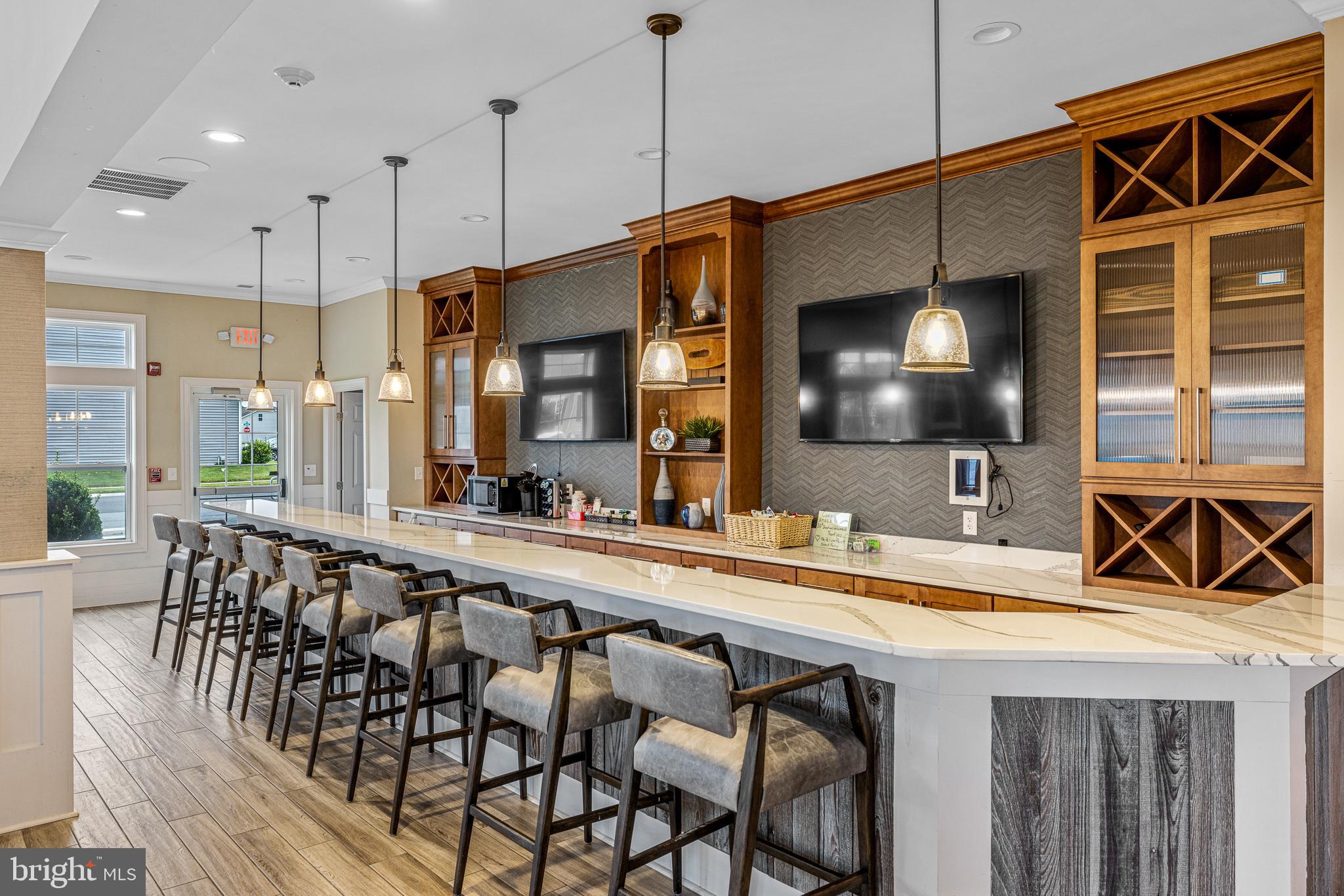 PELICAN POINT - Residential