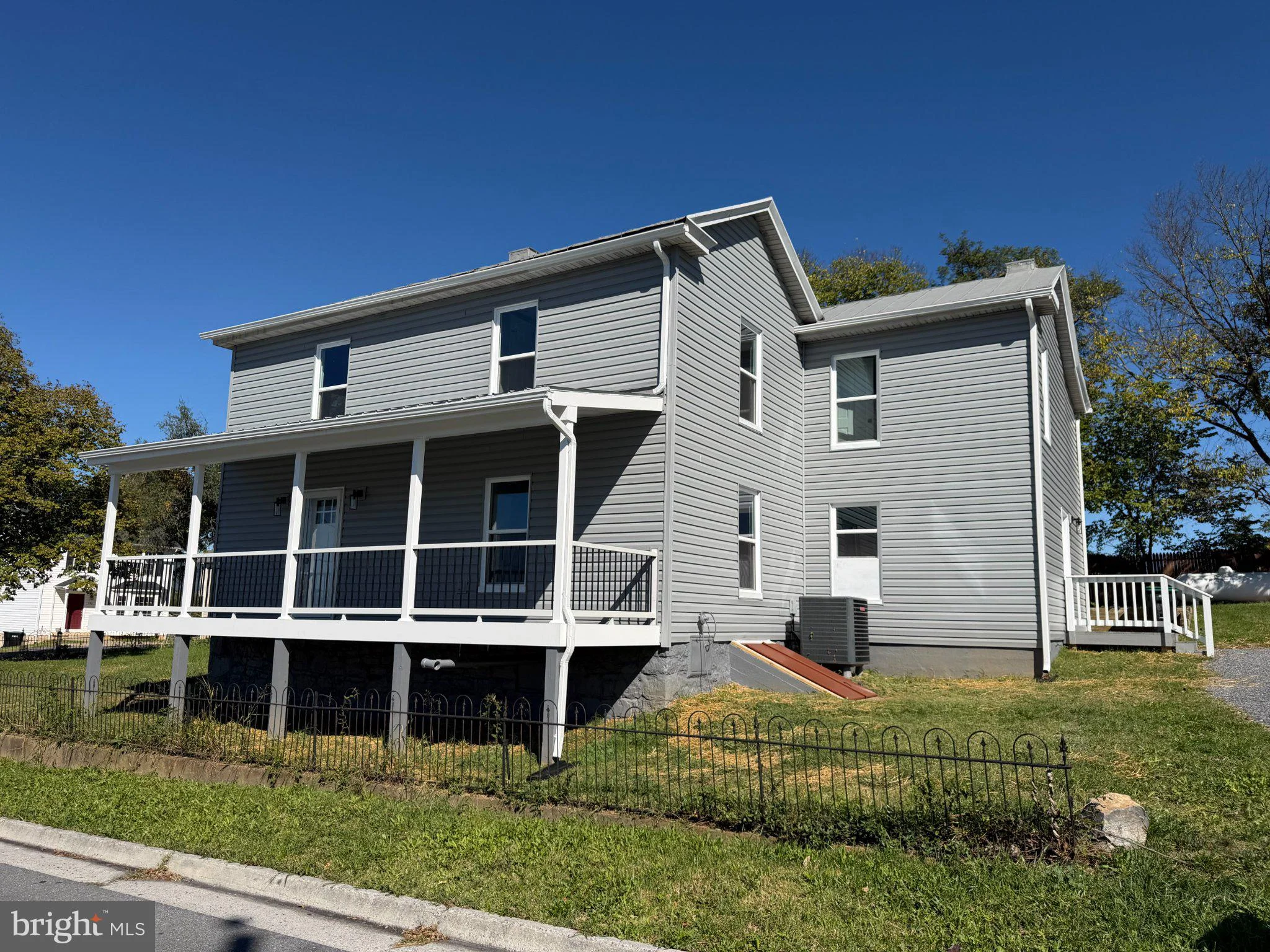 427 Thompson Street