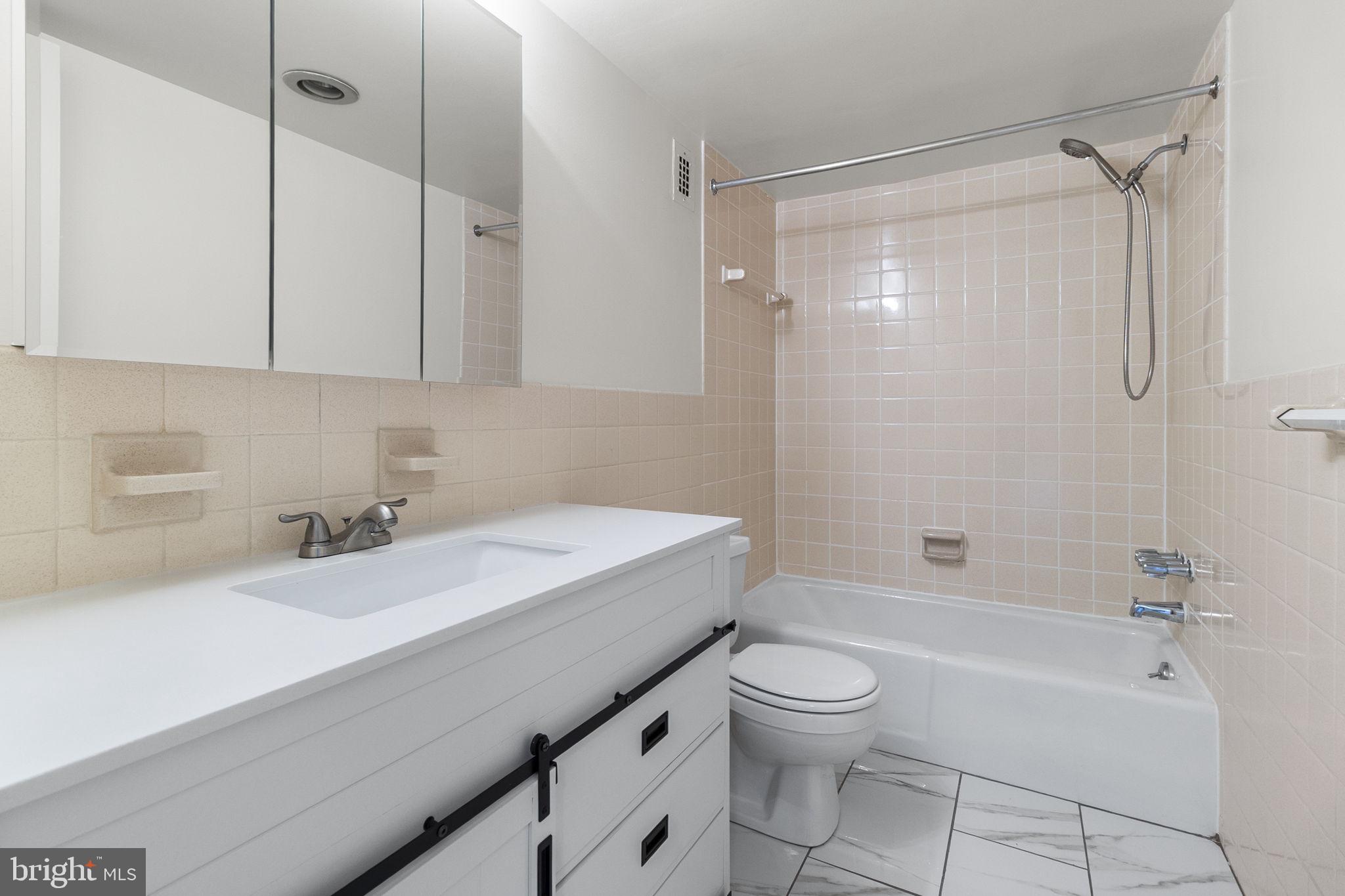 UNIVERSITY TOWERS CODM - Residential