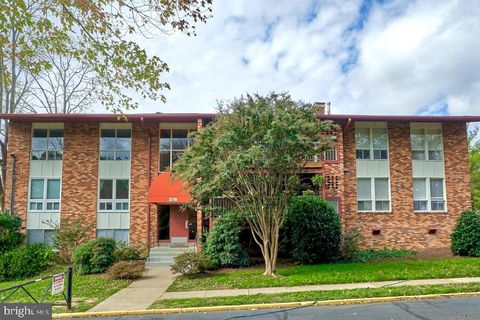 216 PARK TERRACE COURT SE 98 VIENNA VA 22180