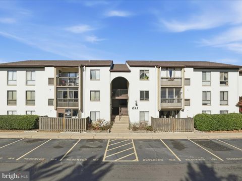 611 CENTER STREET 104 HERNDON VA 20170