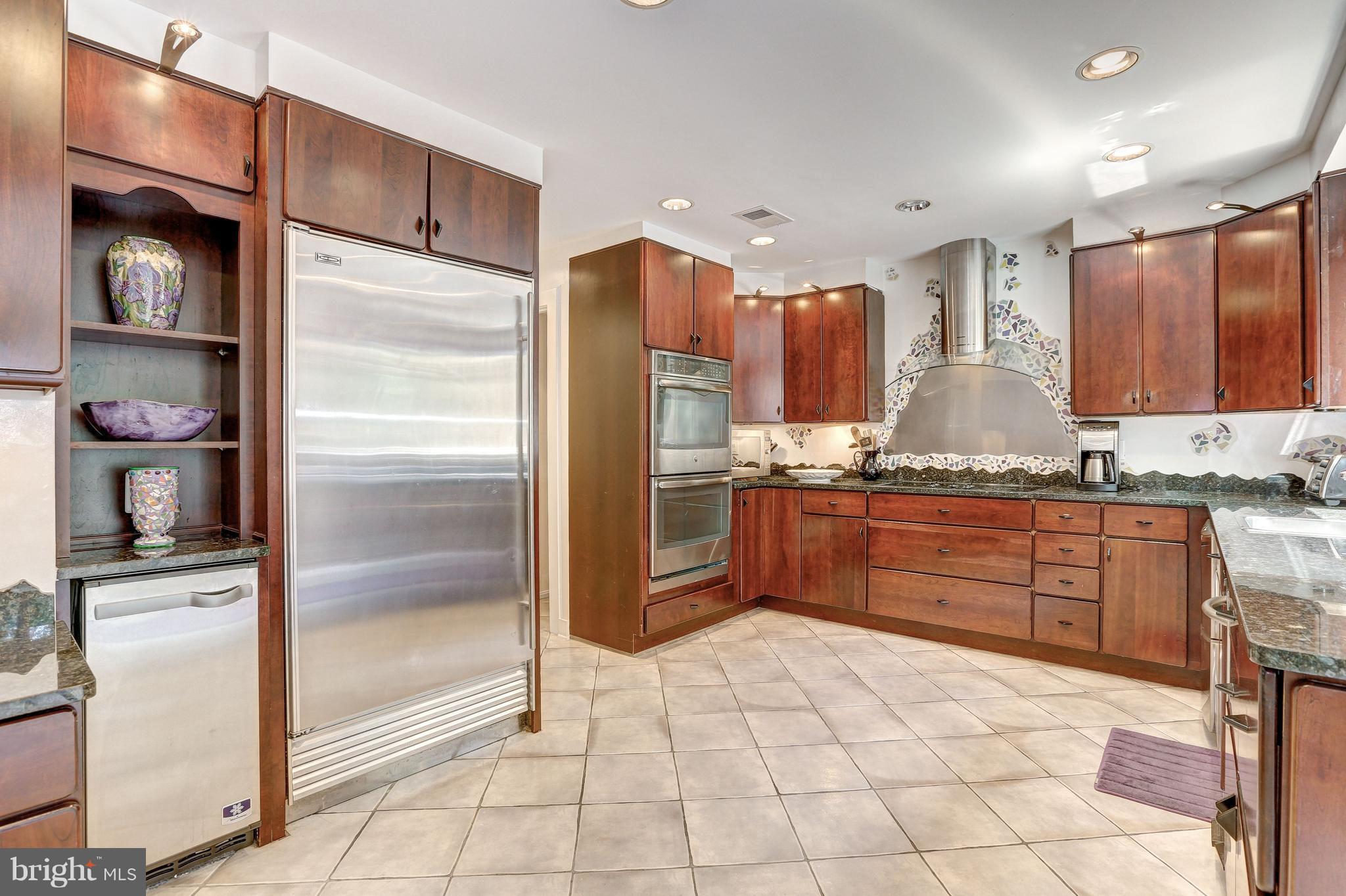 POTOMAC VILLAGE - Residential