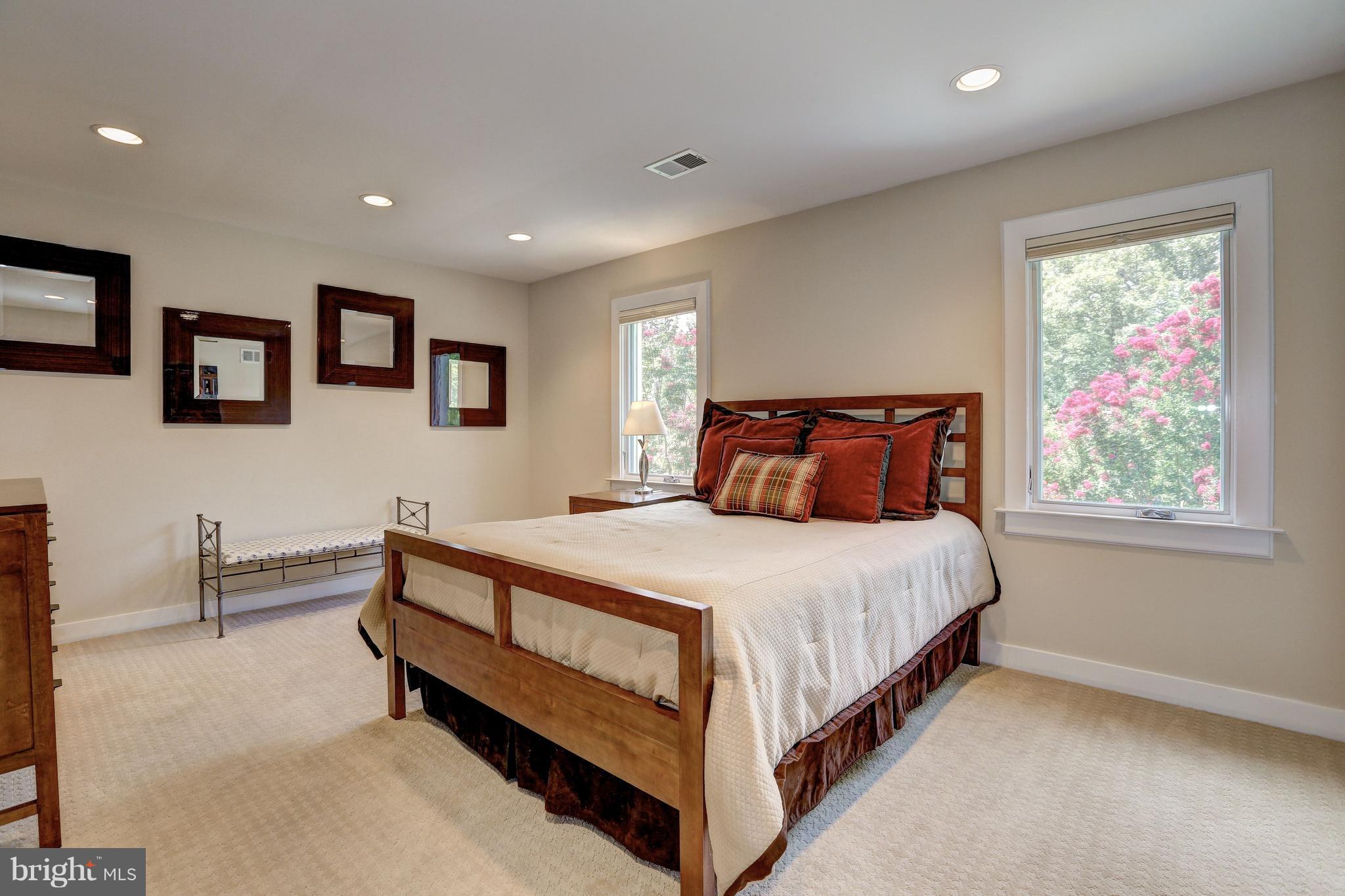 POTOMAC VILLAGE - Residential