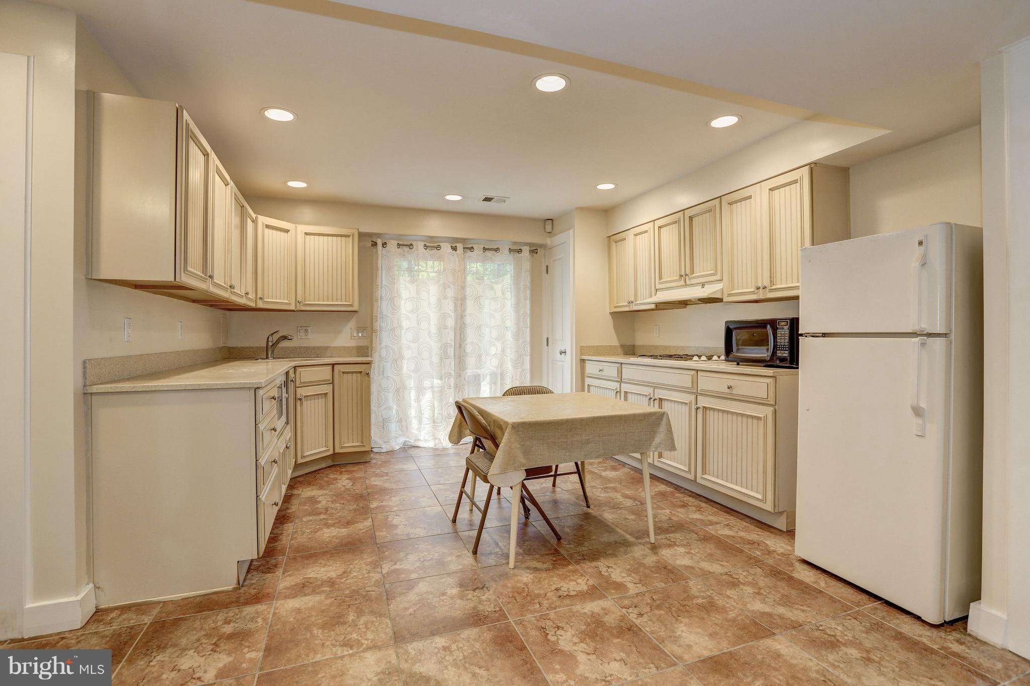 POTOMAC VILLAGE - Residential