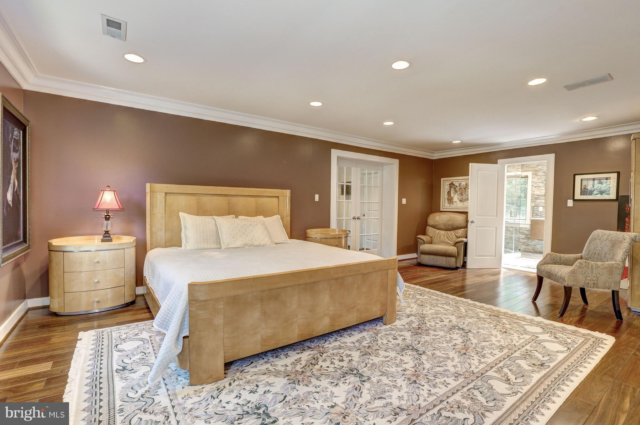 POTOMAC VILLAGE - Residential