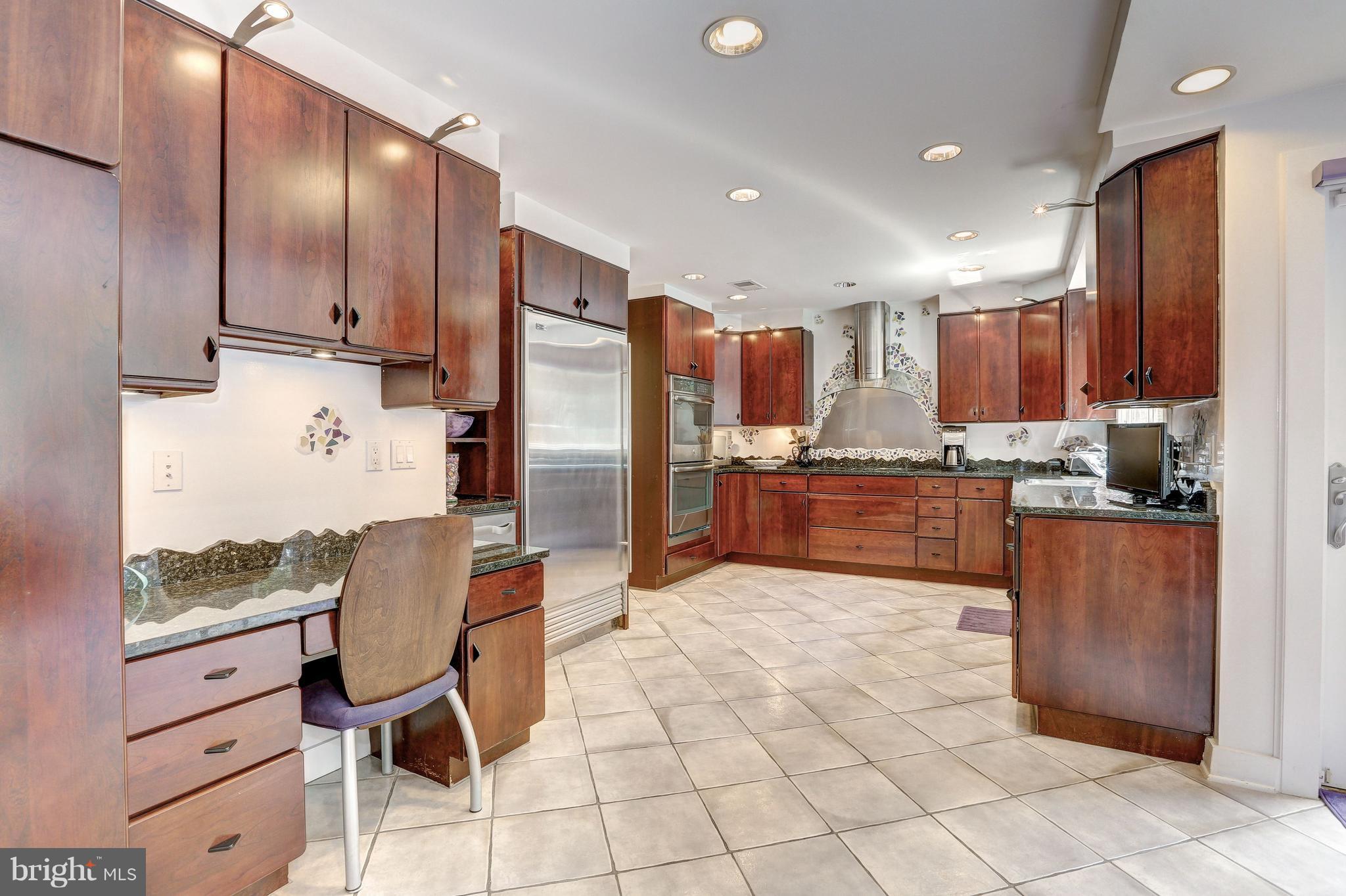 POTOMAC VILLAGE - Residential