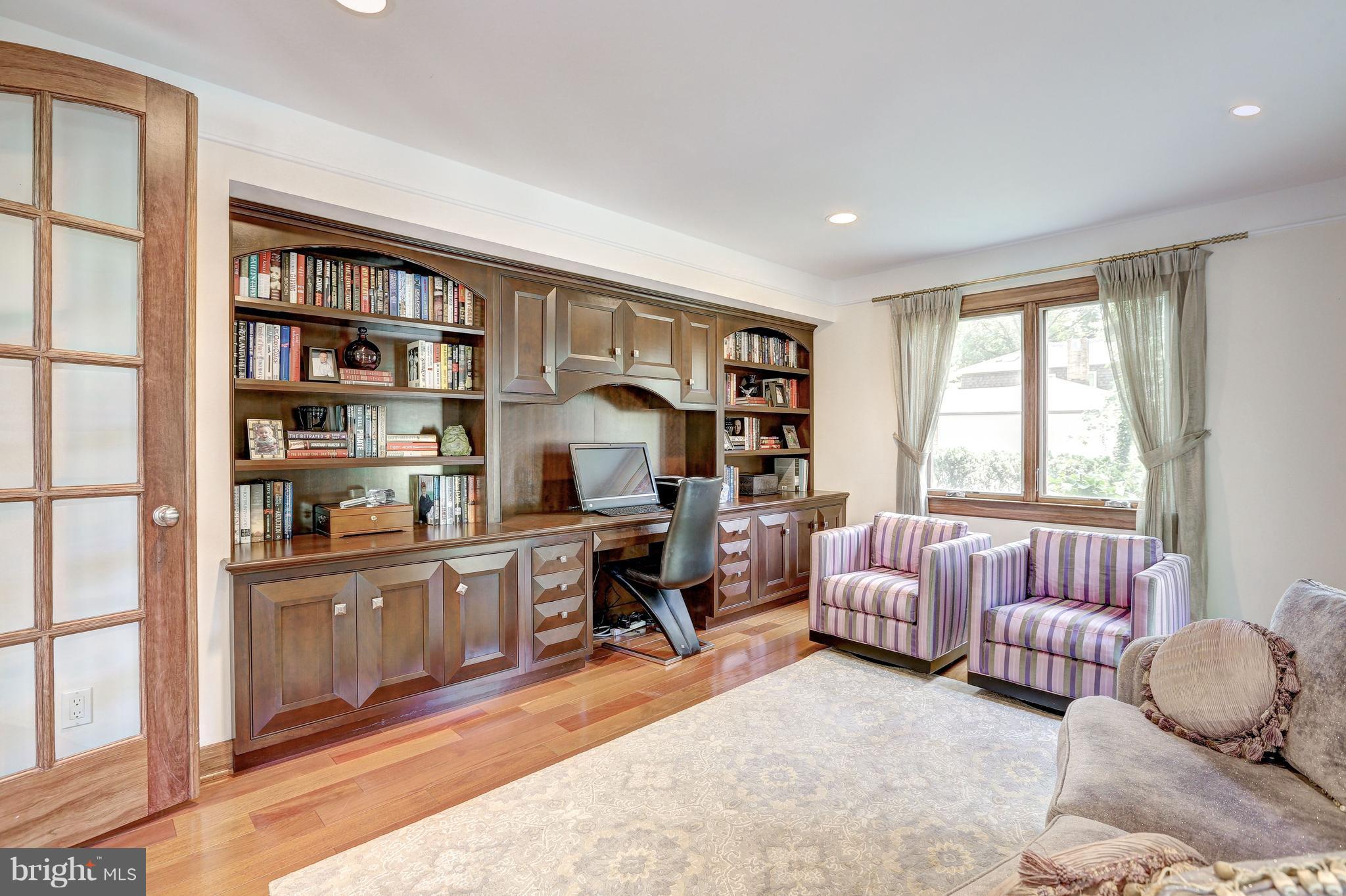 POTOMAC VILLAGE - Residential