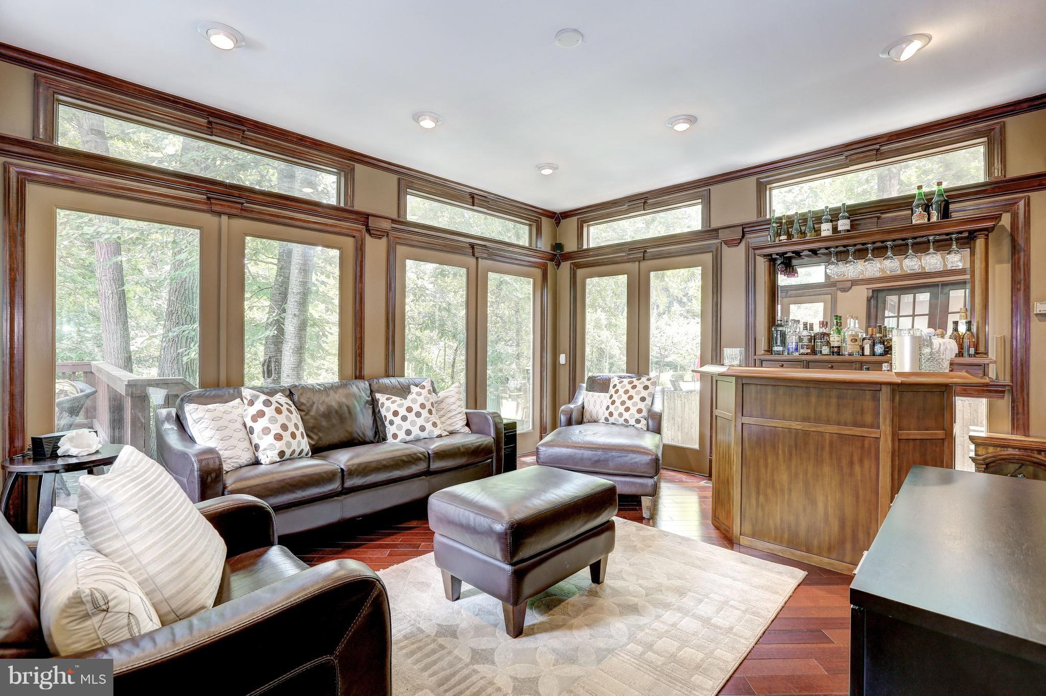 POTOMAC VILLAGE - Residential