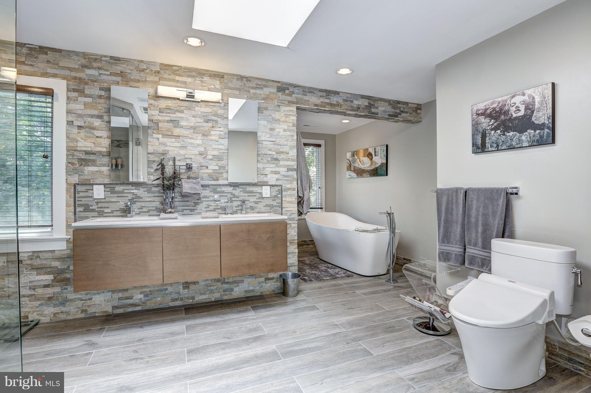 POTOMAC VILLAGE - Residential