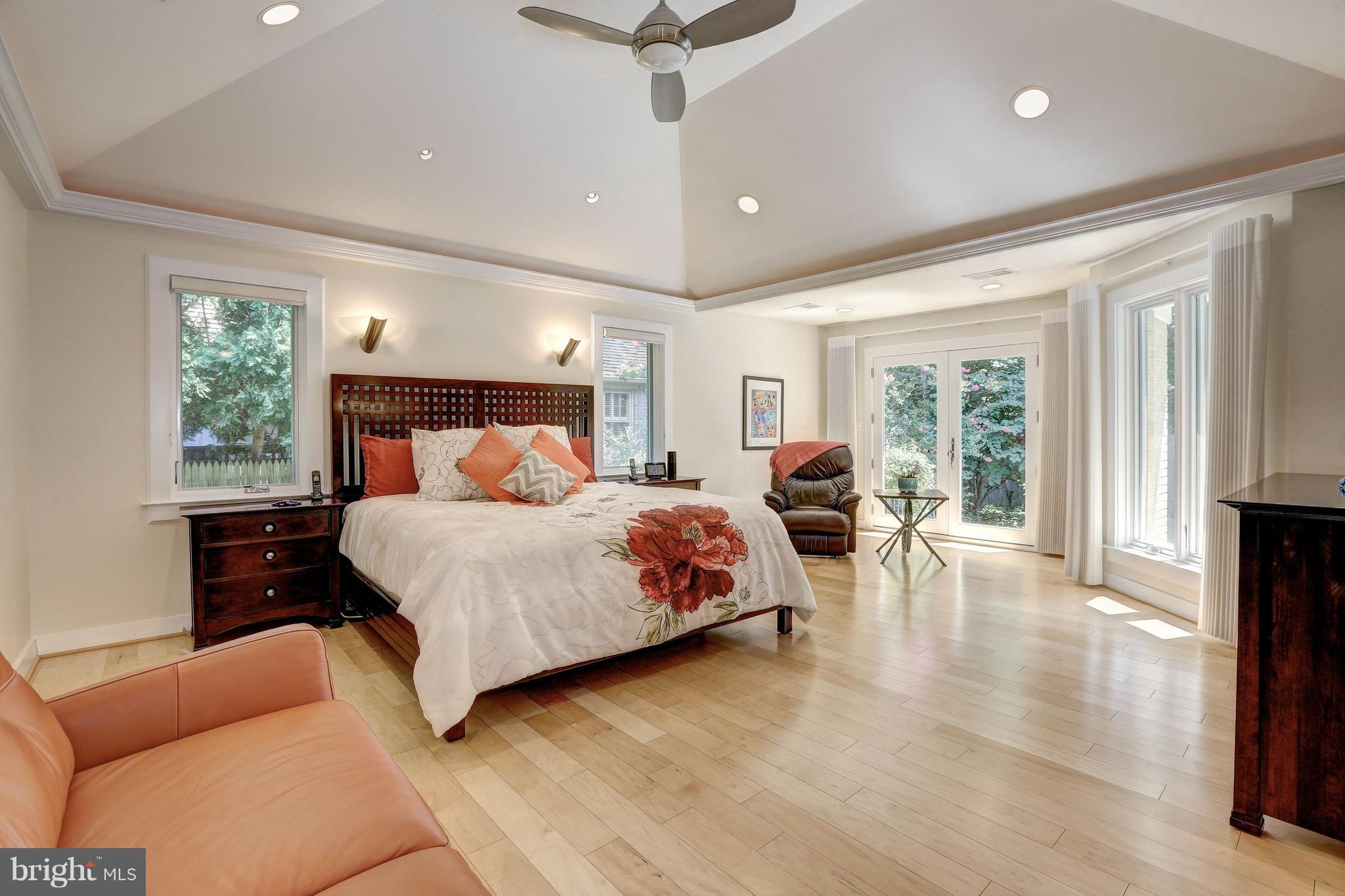 POTOMAC VILLAGE - Residential