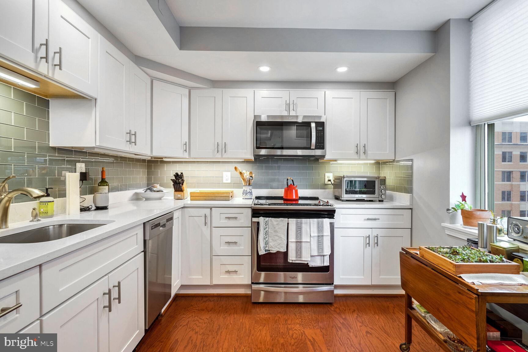 900 N TAYLOR STREET 1004 & 1006