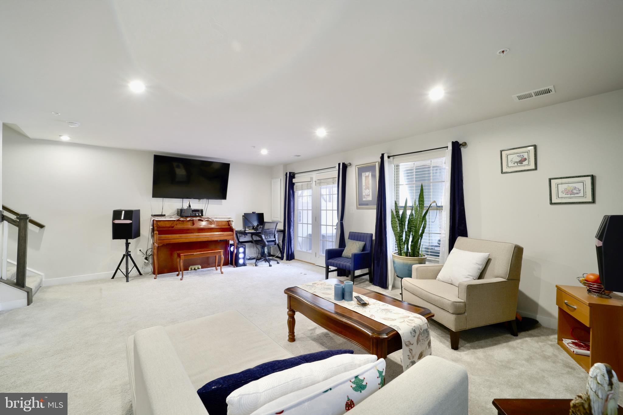 SILVER SPRING - Residential