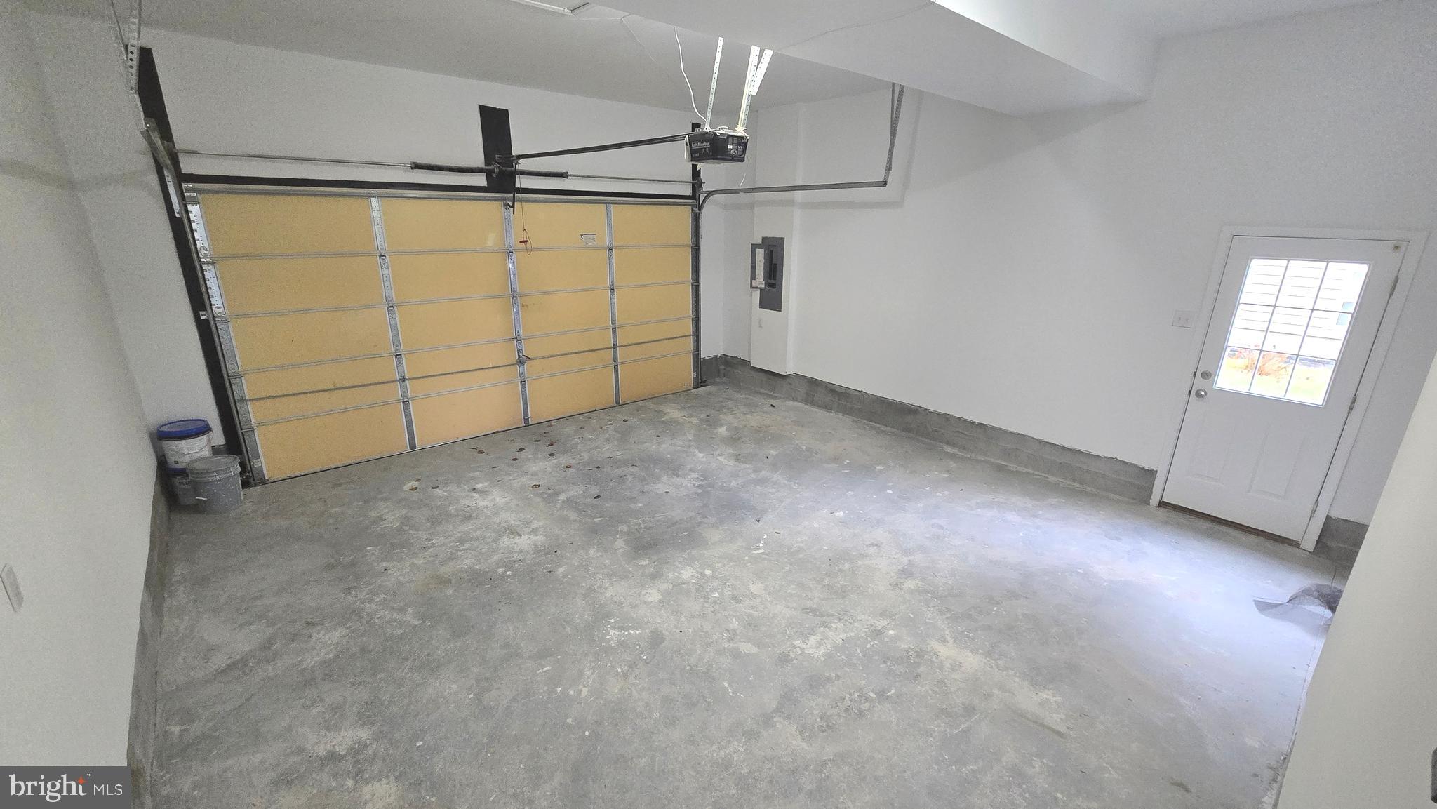 THE VILLAGE OF WASHINGTON TRAIL - Residential