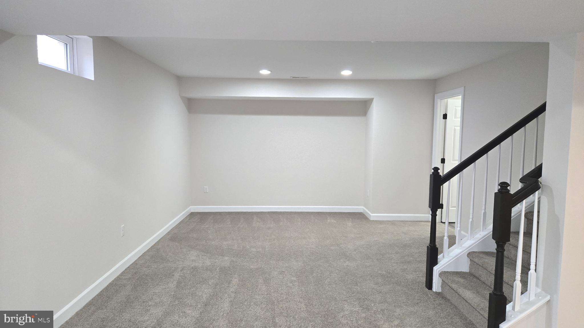 THE VILLAGE OF WASHINGTON TRAIL - Residential