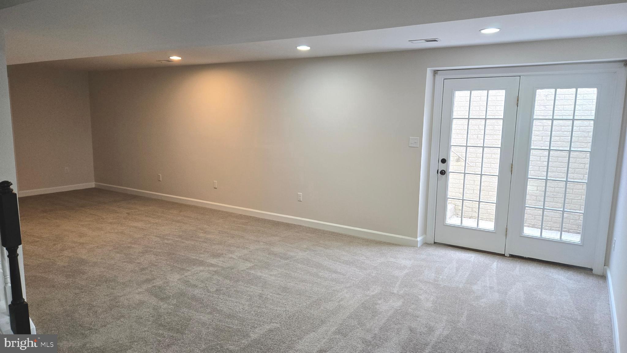 THE VILLAGE OF WASHINGTON TRAIL - Residential