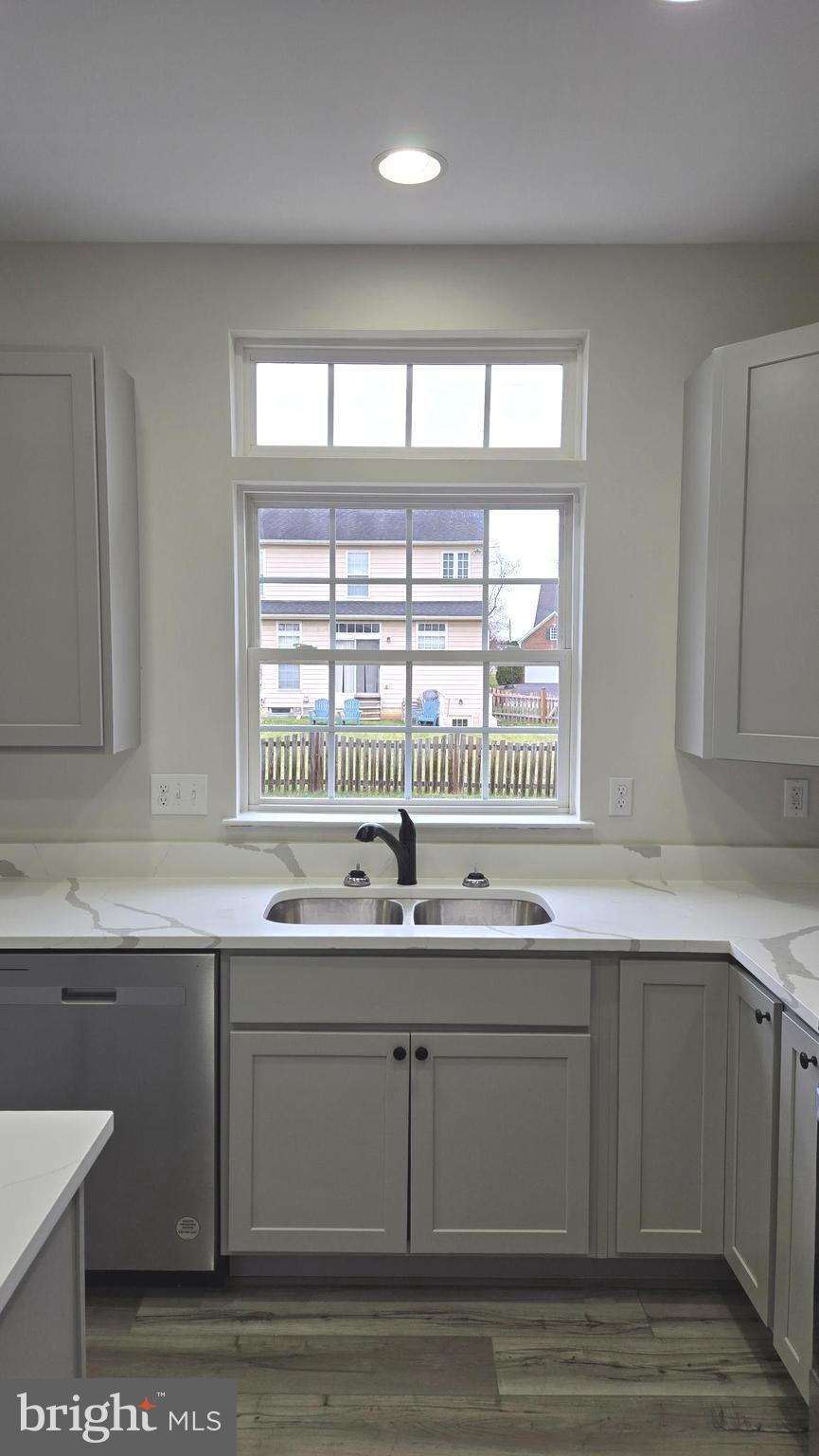 THE VILLAGE OF WASHINGTON TRAIL - Residential