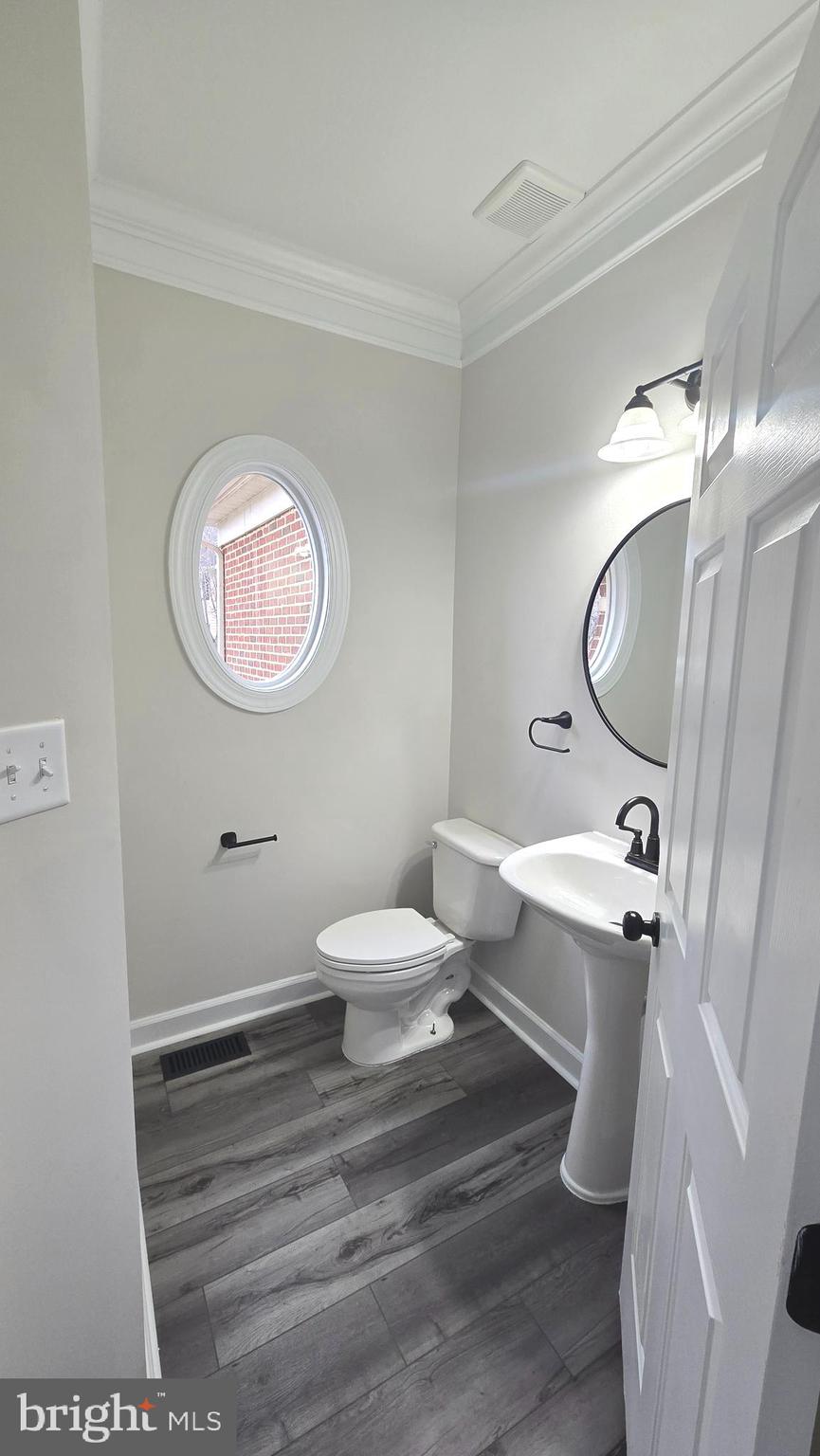 THE VILLAGE OF WASHINGTON TRAIL - Residential