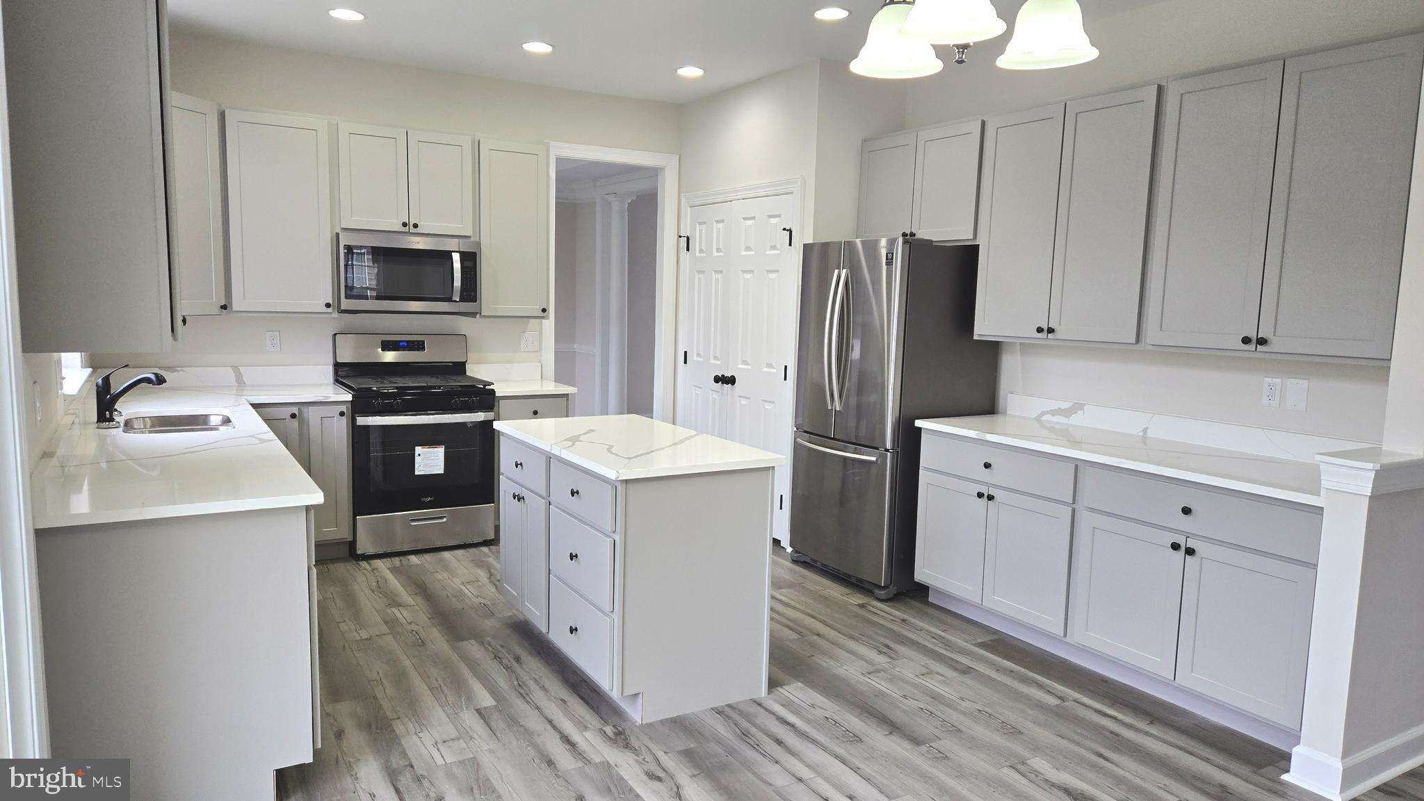 THE VILLAGE OF WASHINGTON TRAIL - Residential