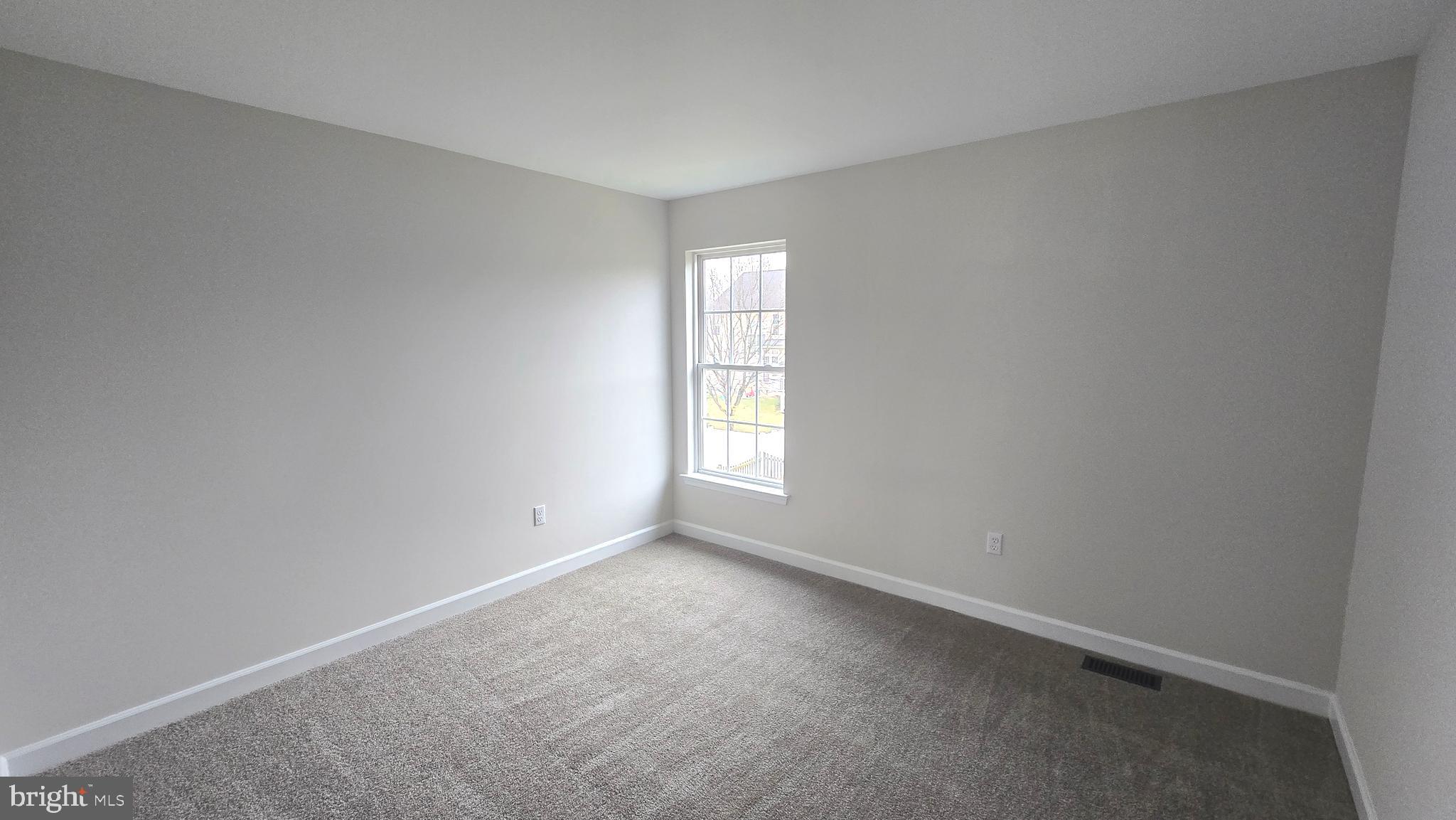 THE VILLAGE OF WASHINGTON TRAIL - Residential