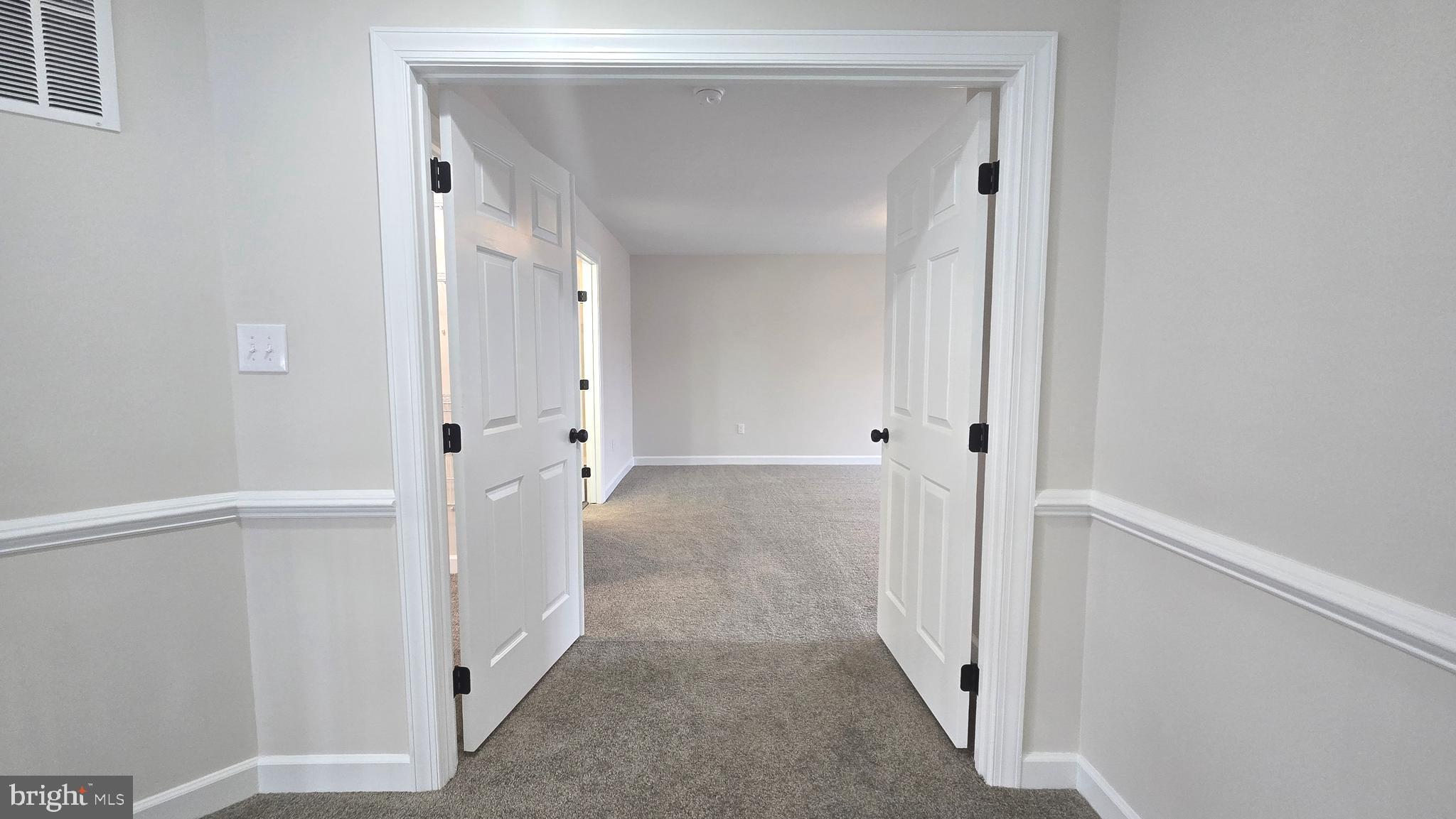 THE VILLAGE OF WASHINGTON TRAIL - Residential