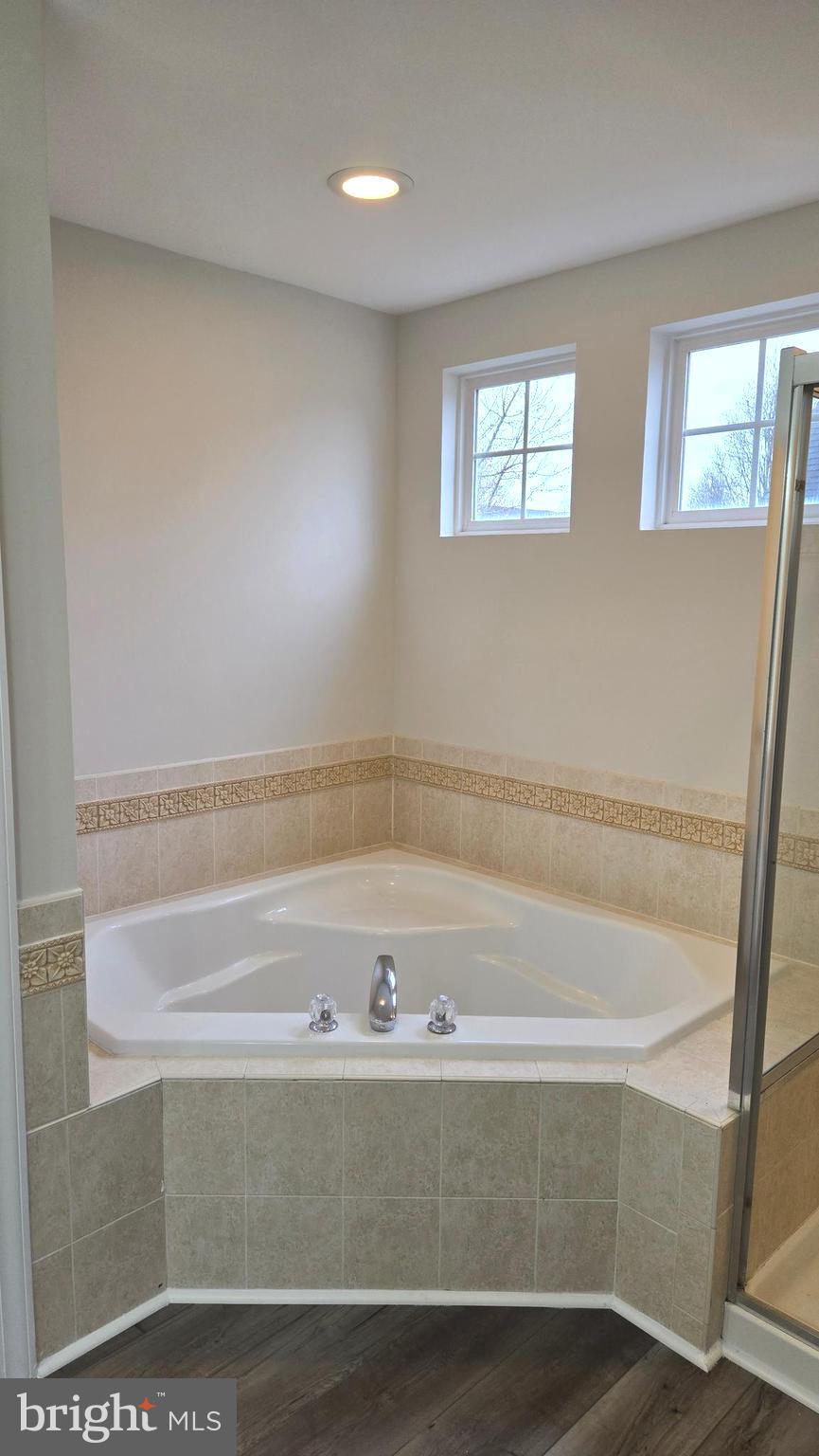 THE VILLAGE OF WASHINGTON TRAIL - Residential