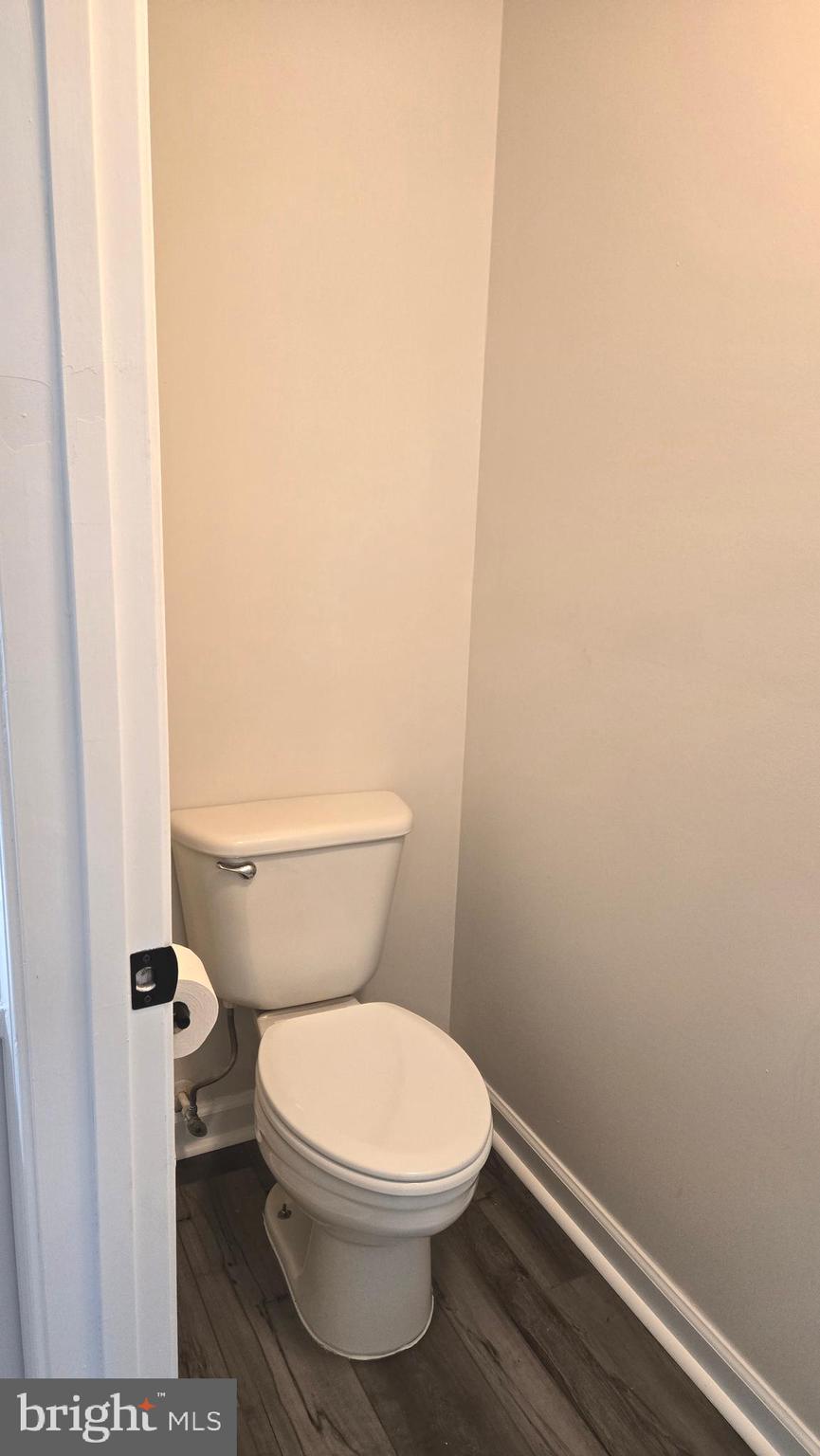 THE VILLAGE OF WASHINGTON TRAIL - Residential