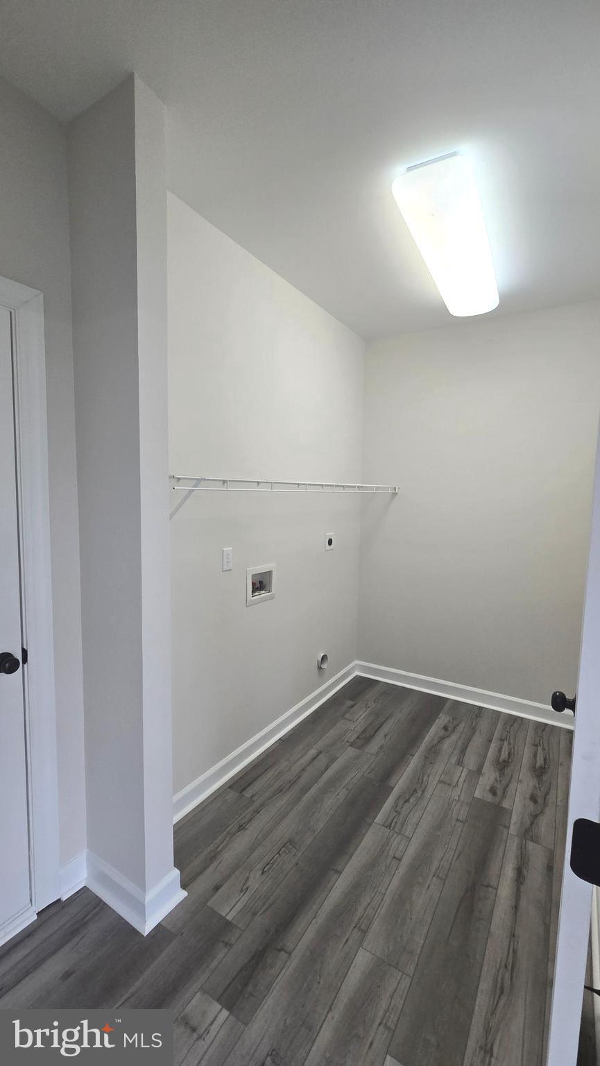 THE VILLAGE OF WASHINGTON TRAIL - Residential