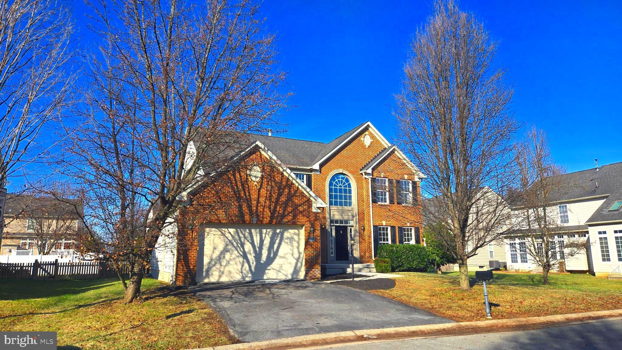 THE VILLAGE OF WASHINGTON TRAIL - Residential