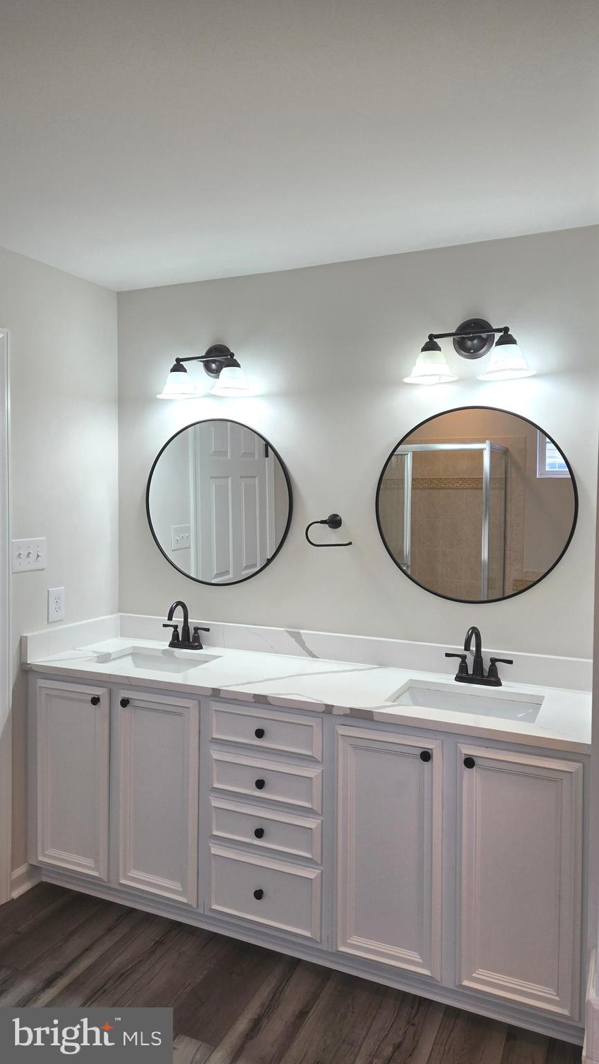 THE VILLAGE OF WASHINGTON TRAIL - Residential