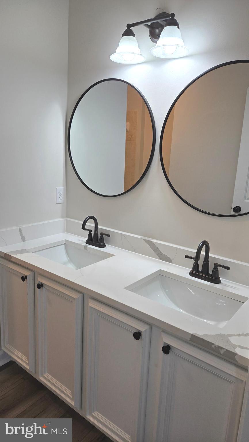 THE VILLAGE OF WASHINGTON TRAIL - Residential