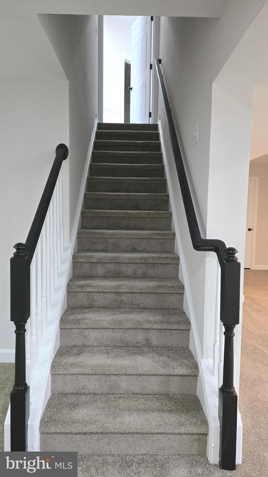 THE VILLAGE OF WASHINGTON TRAIL - Residential