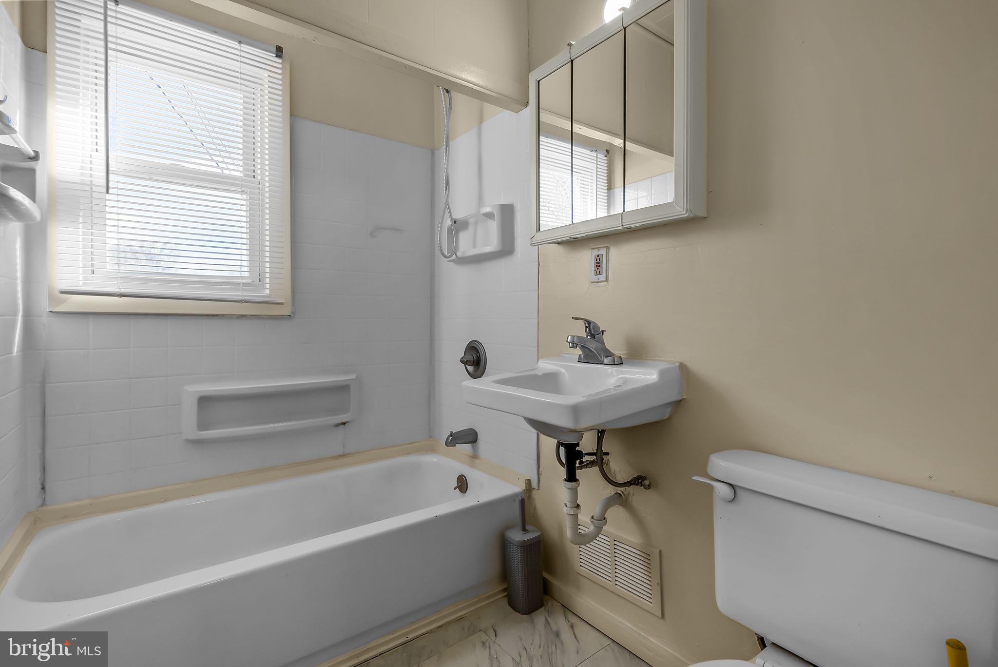 BLOOMSDALE GDNS - Residential